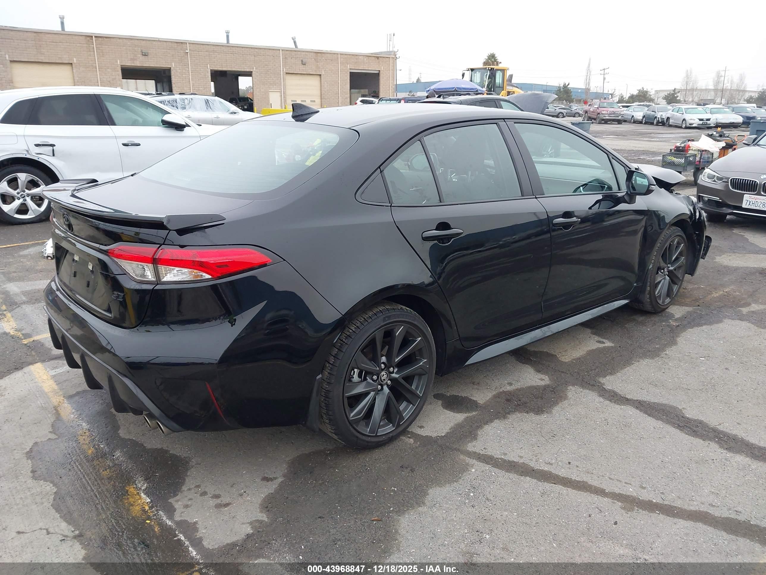 TOYOTA COROLLA image 4