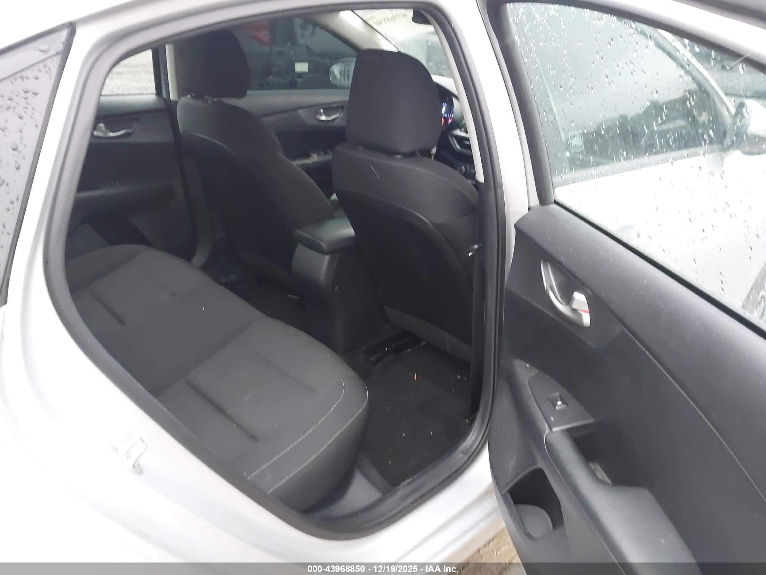 KIA FORTE image 8