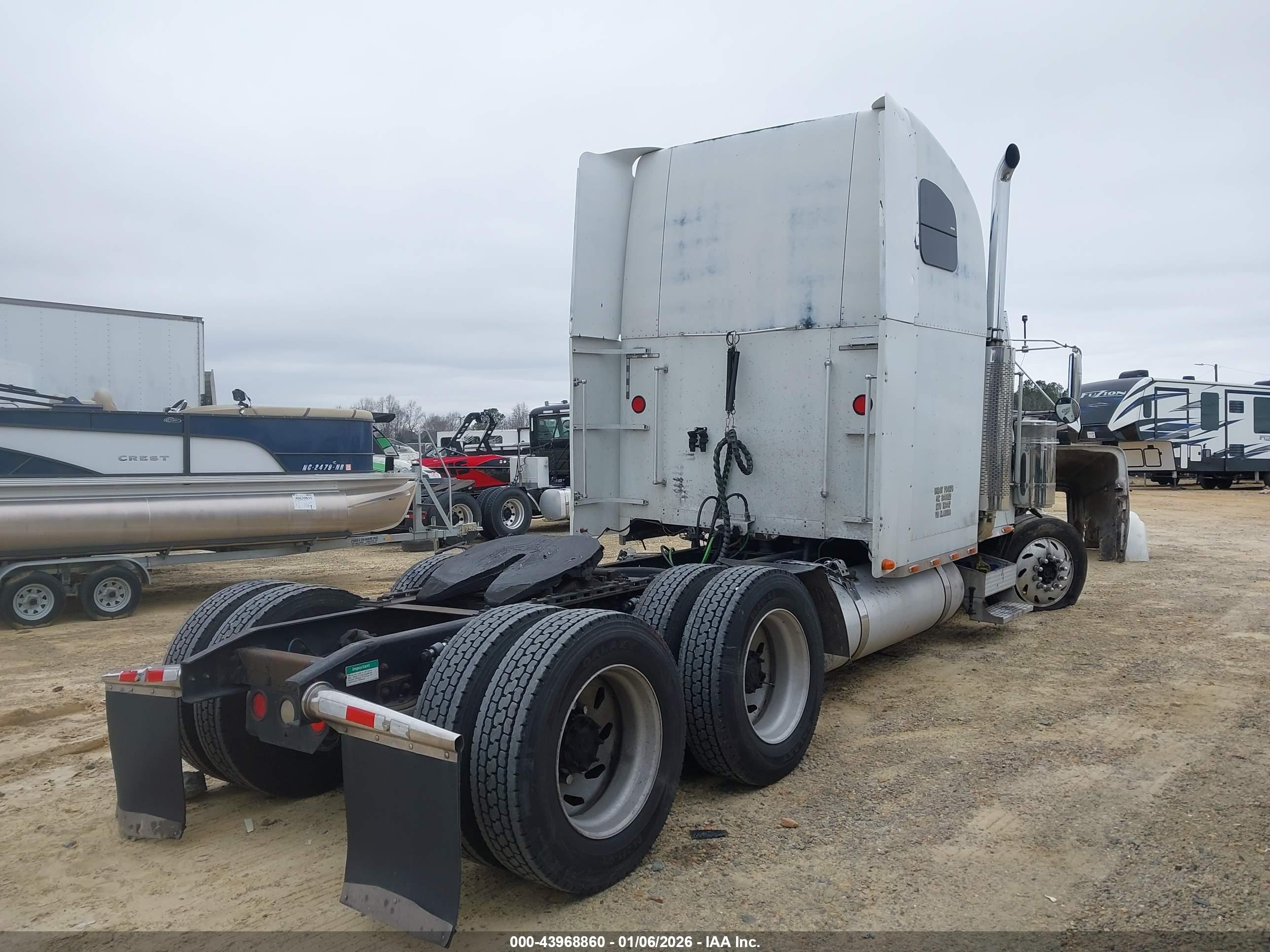 FREIGHTLINER CONVENTIONAL image 4