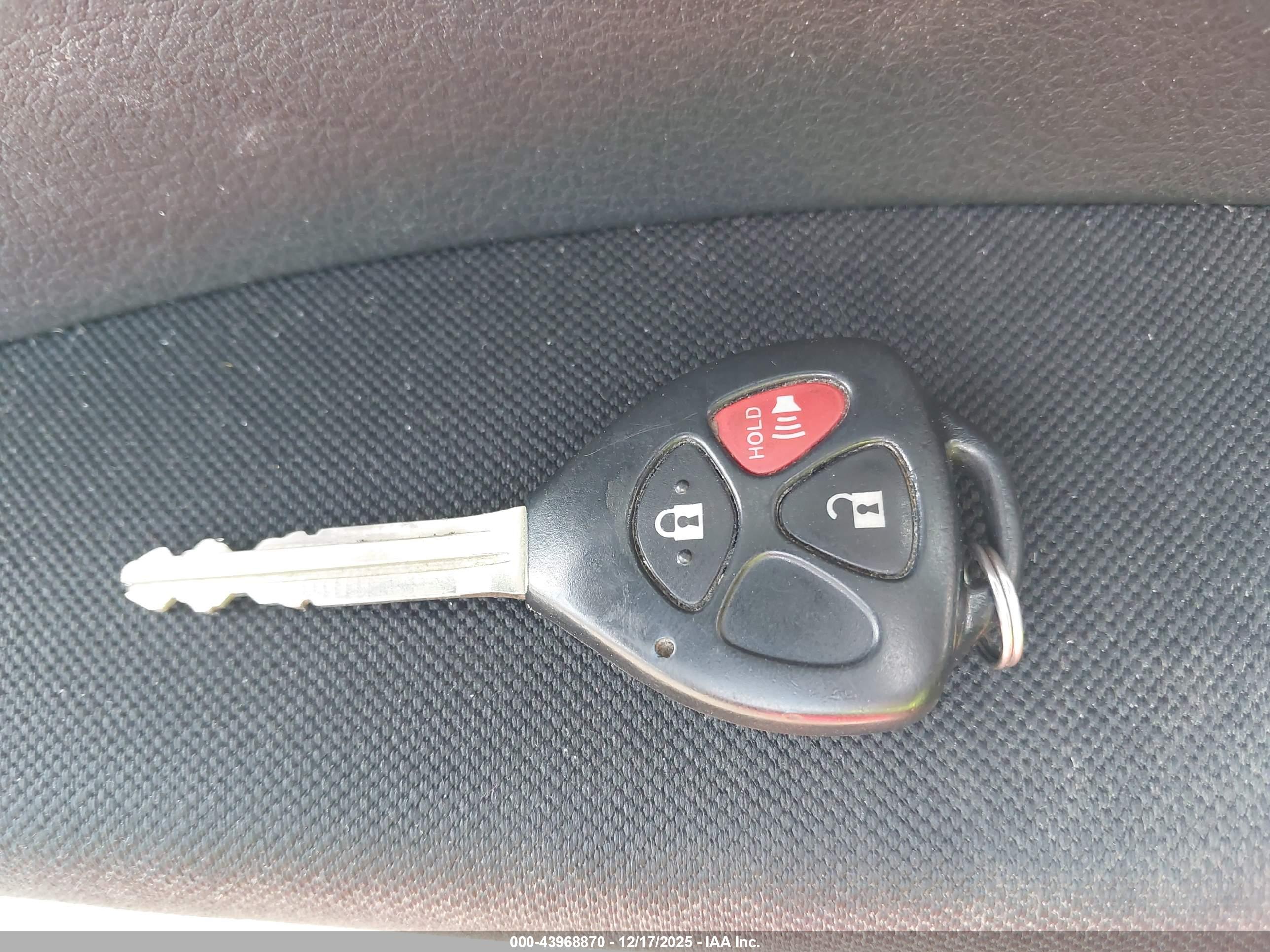 TOYOTA YARIS image 11