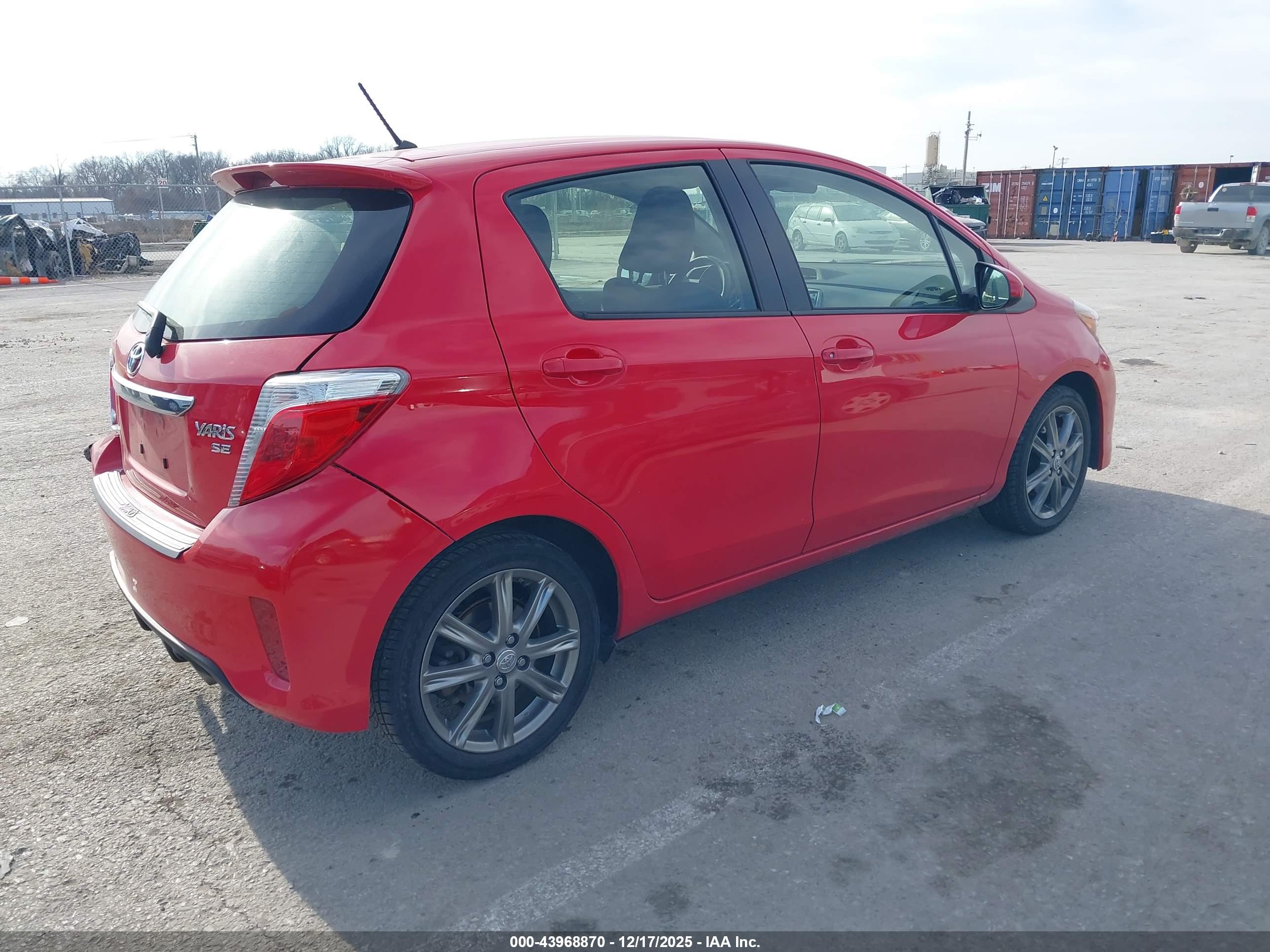 TOYOTA YARIS image 4