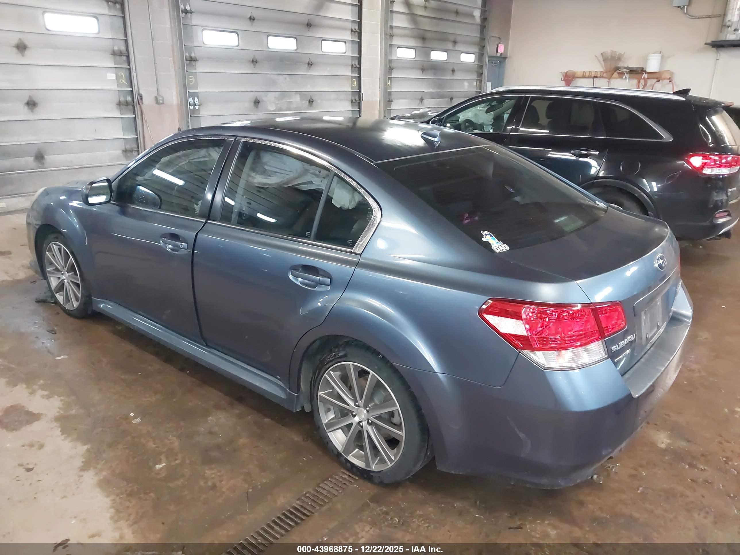 SUBARU LEGACY image 3