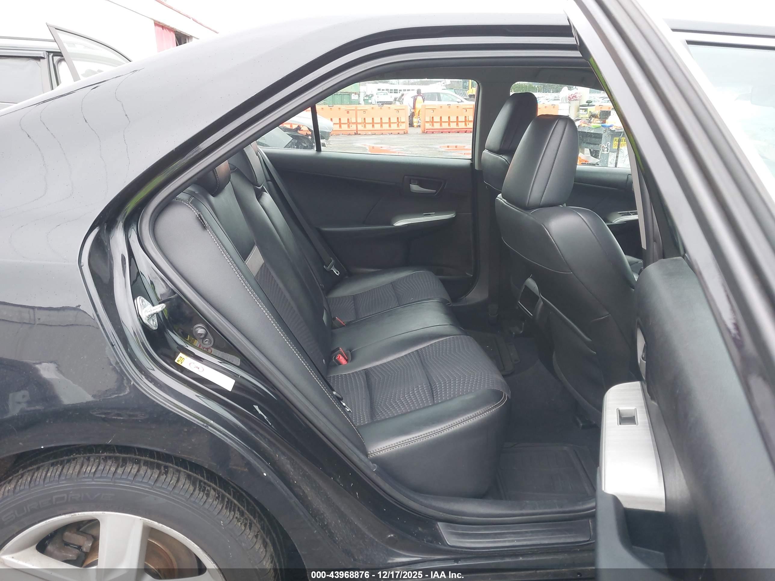 TOYOTA CAMRY image 8