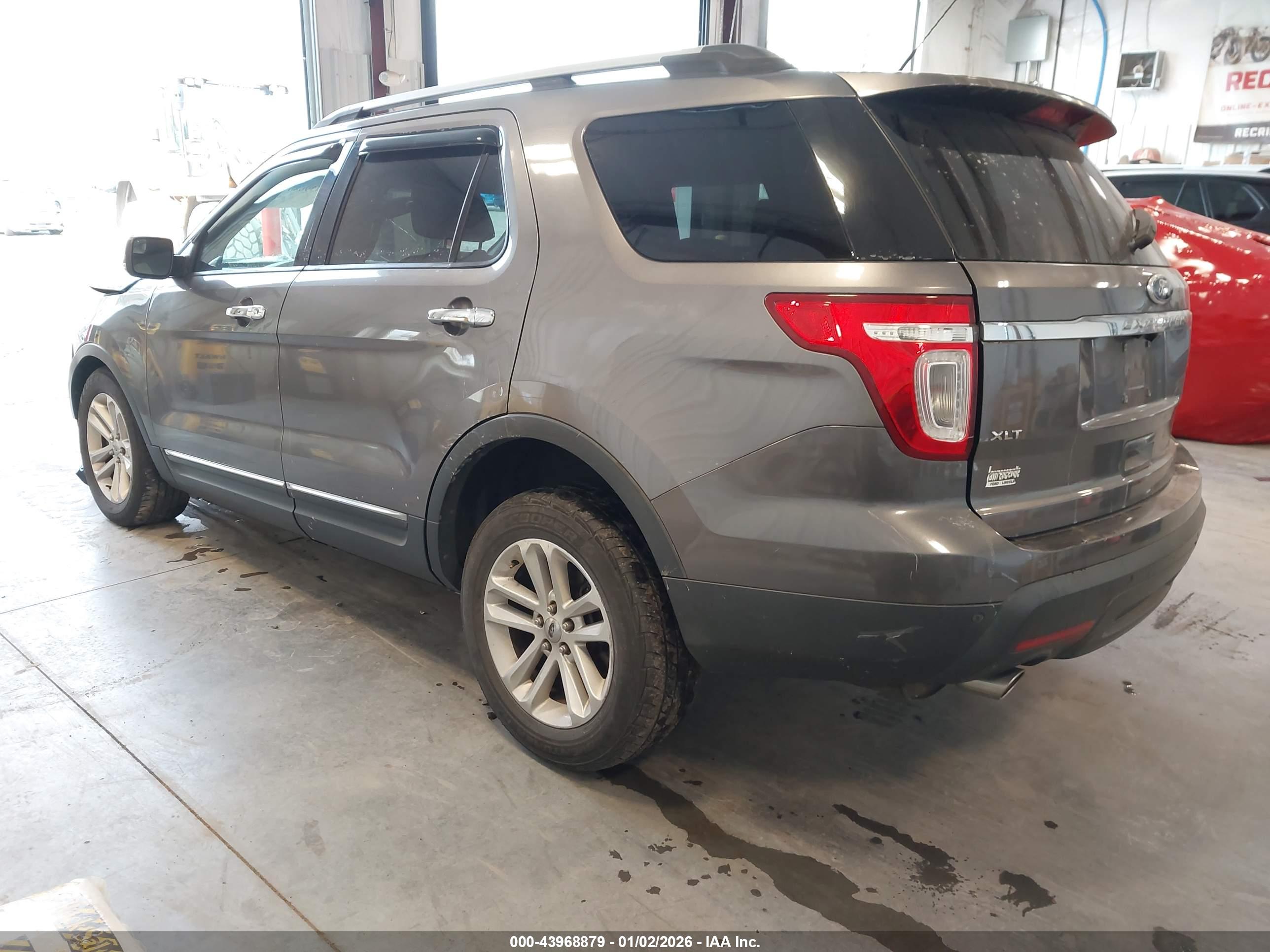 FORD EXPLORER image 3