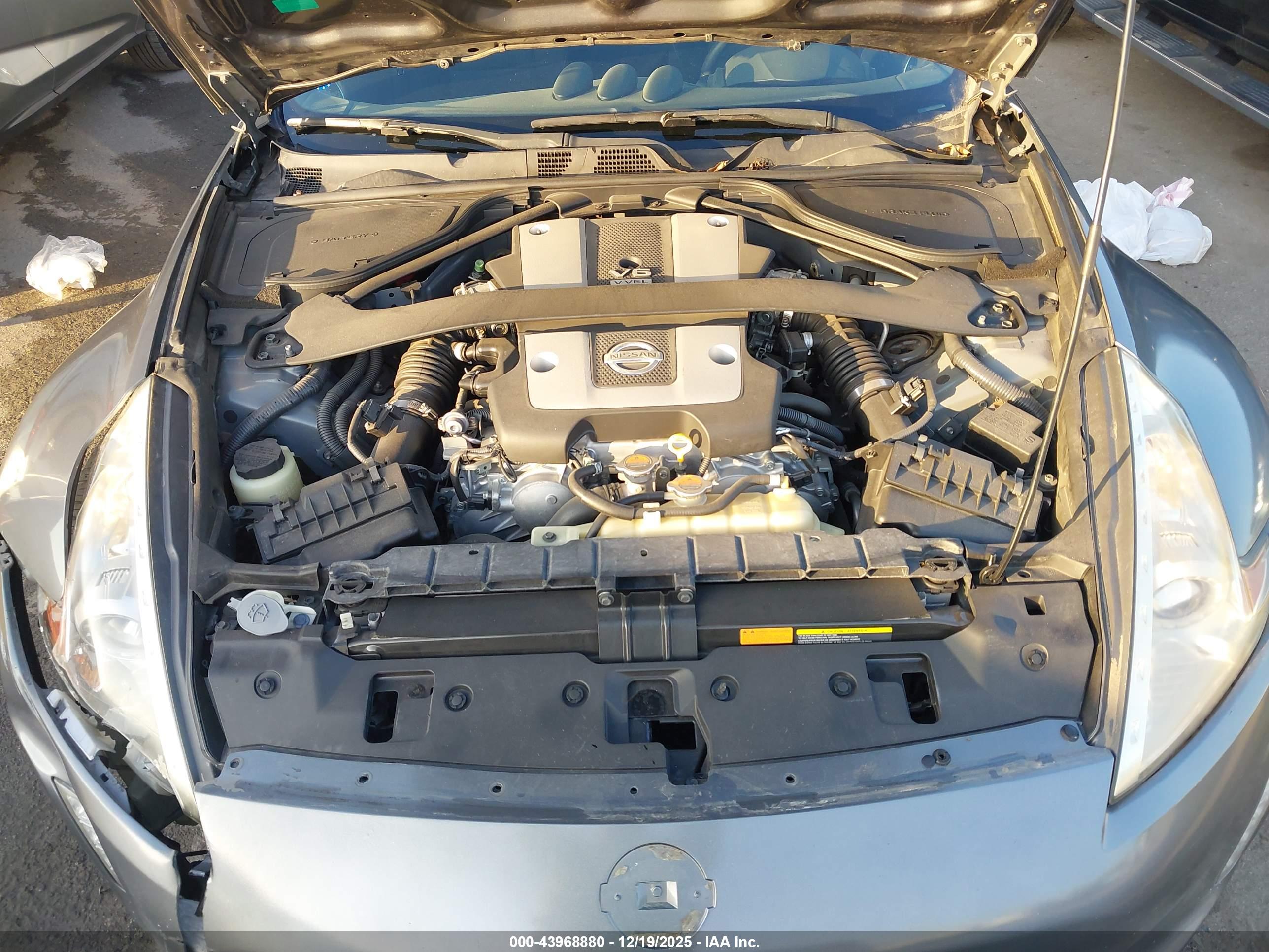 NISSAN 370Z image 10