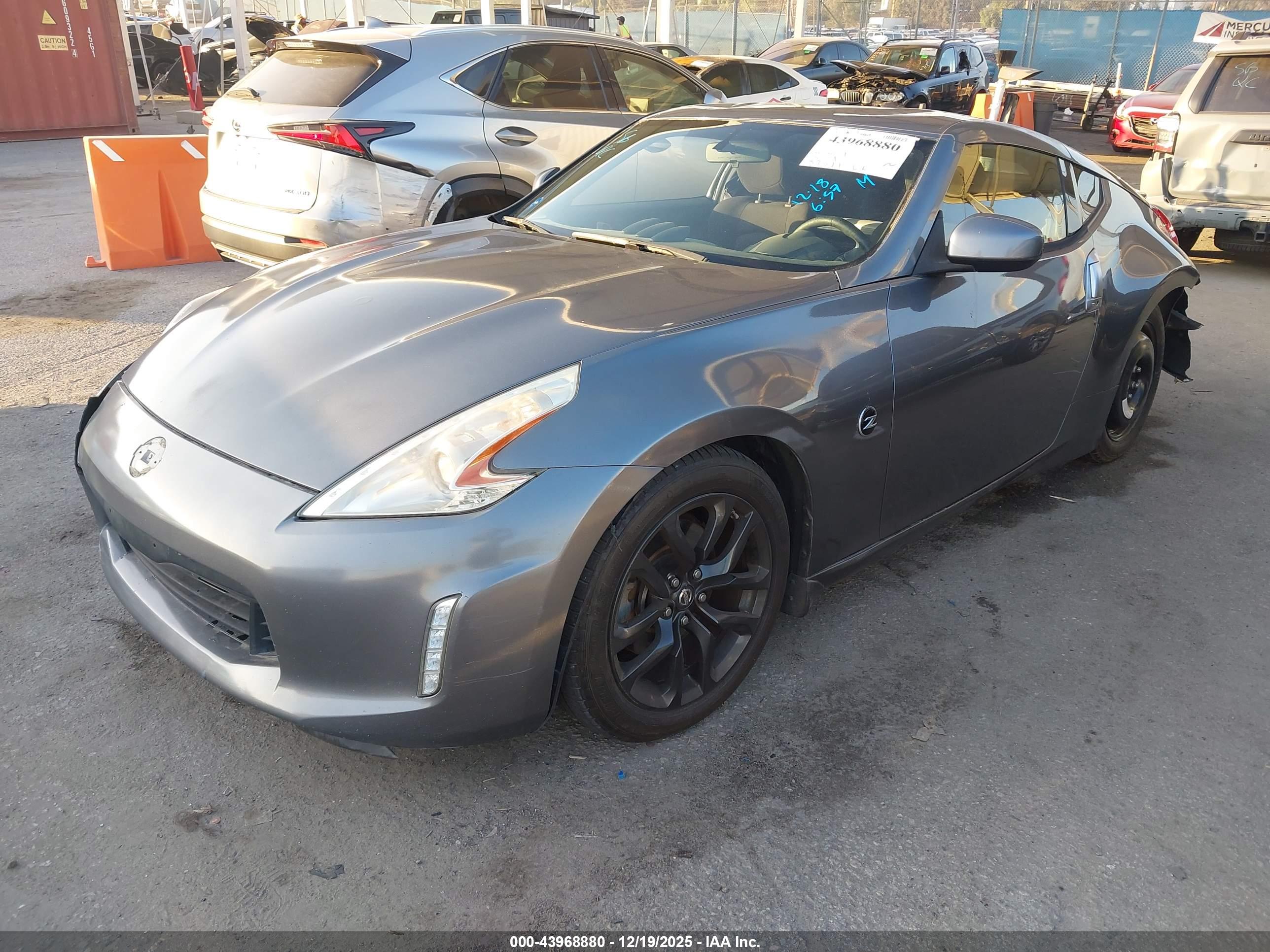 NISSAN 370Z image 2