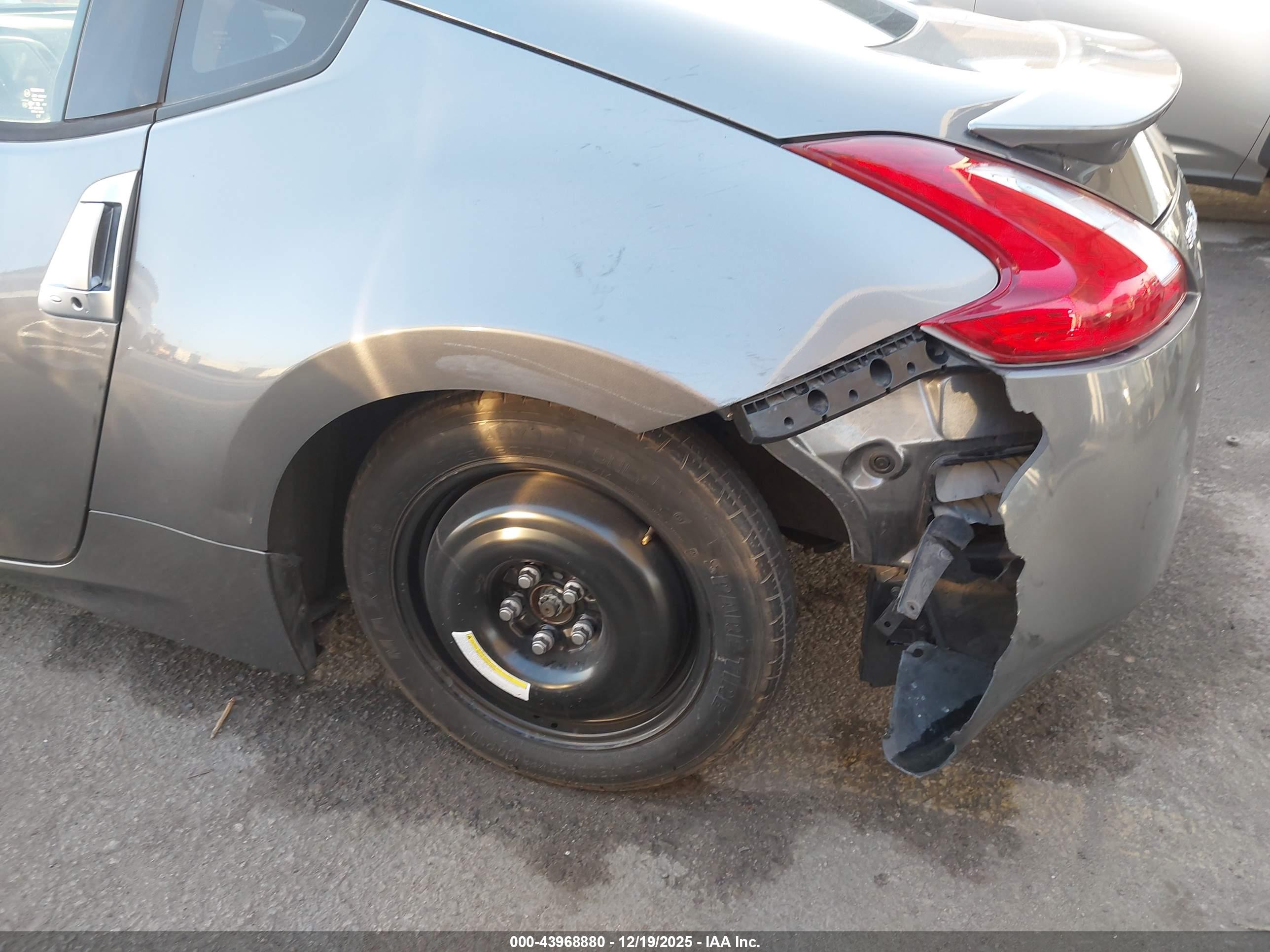NISSAN 370Z image 6