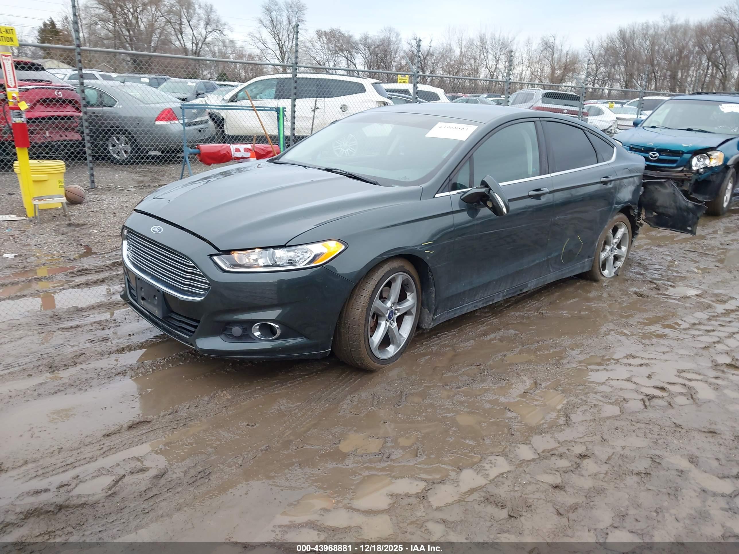 FORD FUSION image 2