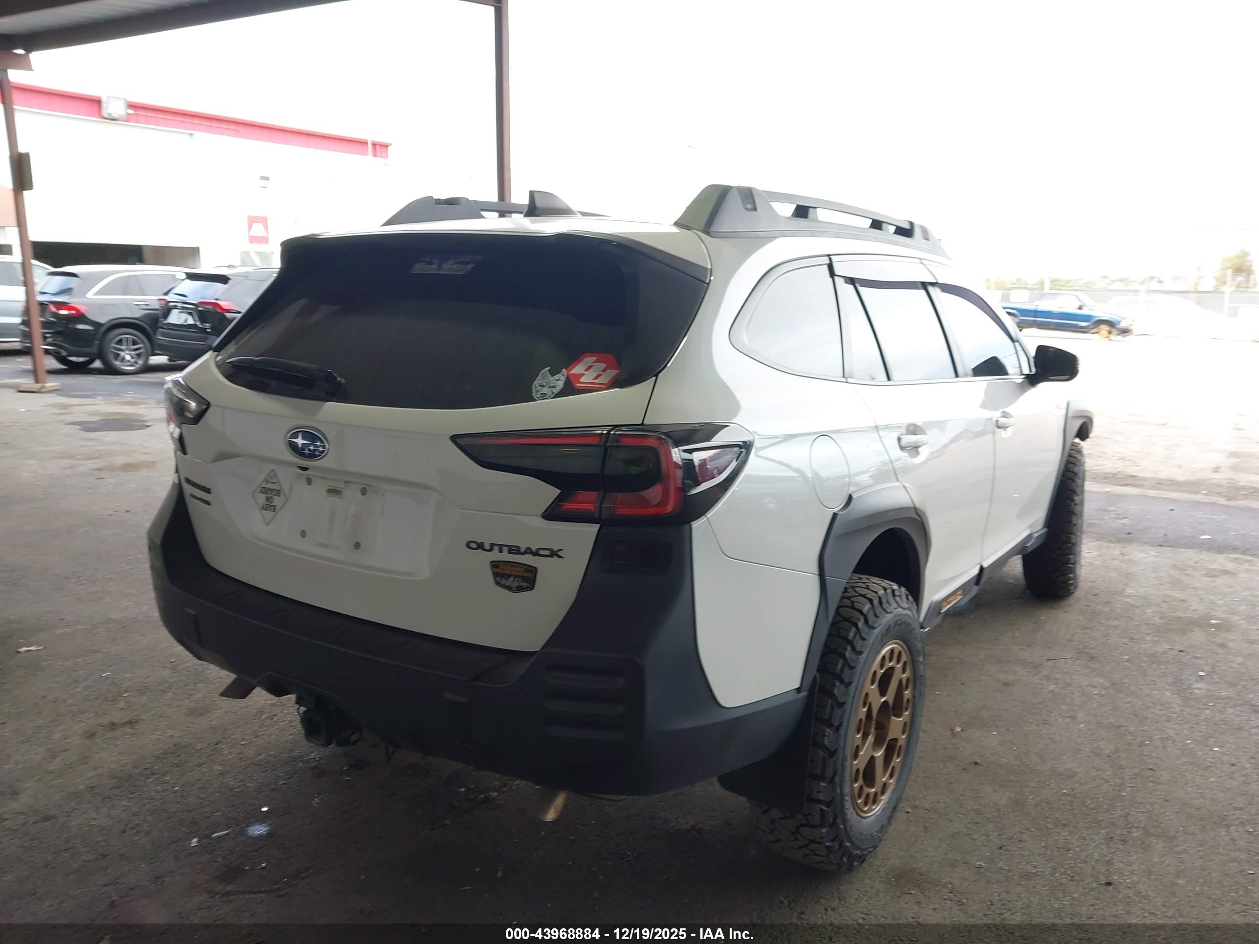 SUBARU OUTBACK image 4