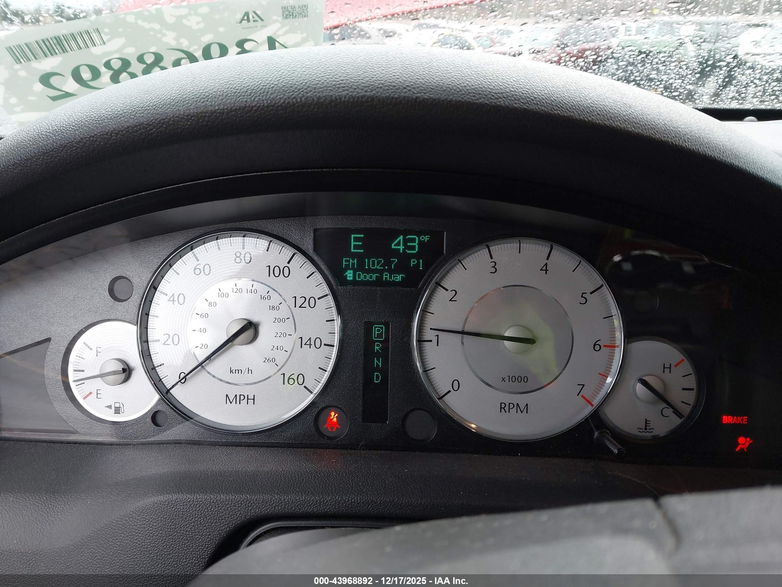 CHRYSLER 300C image 7