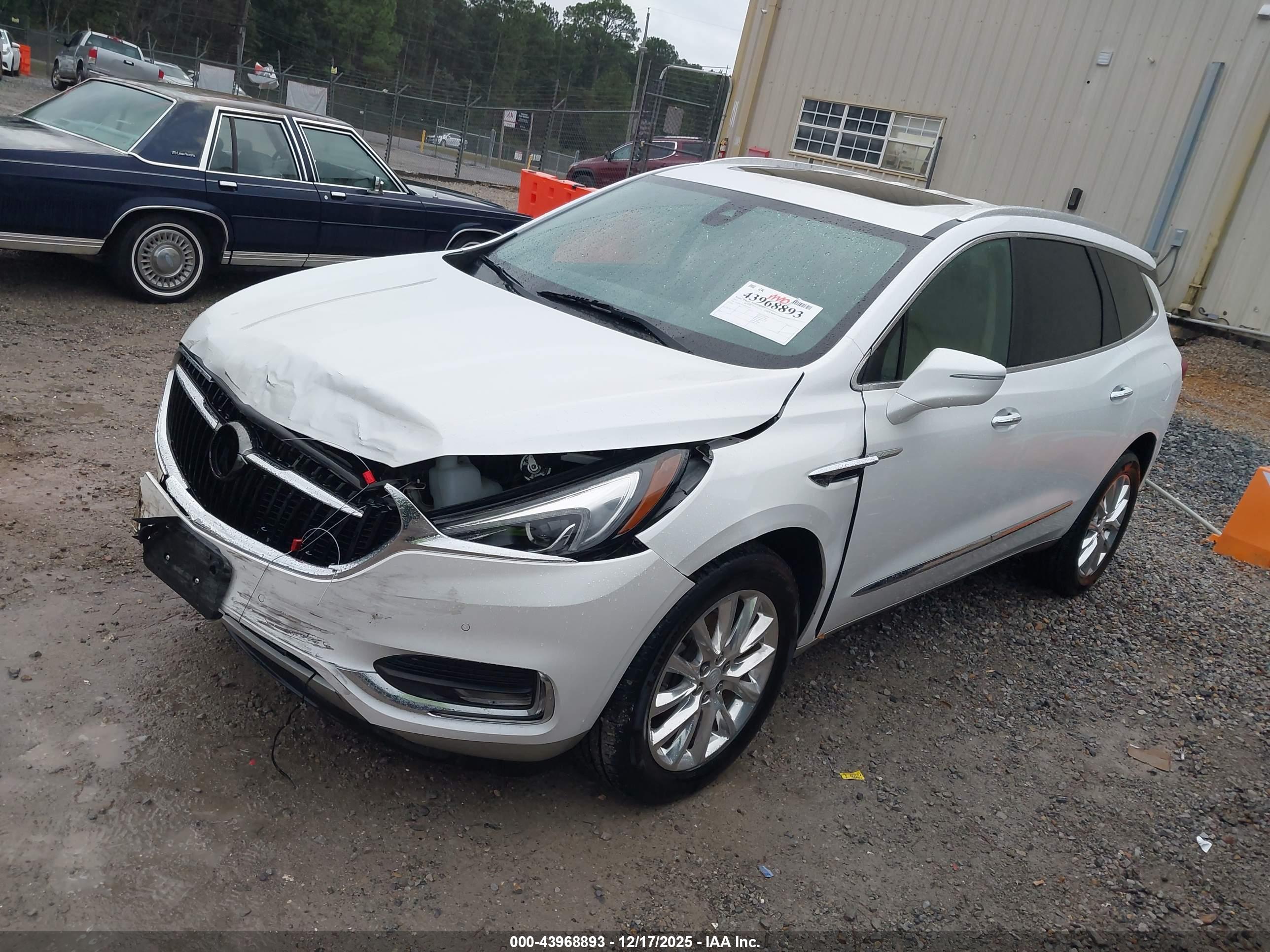 BUICK ENCLAVE image 2