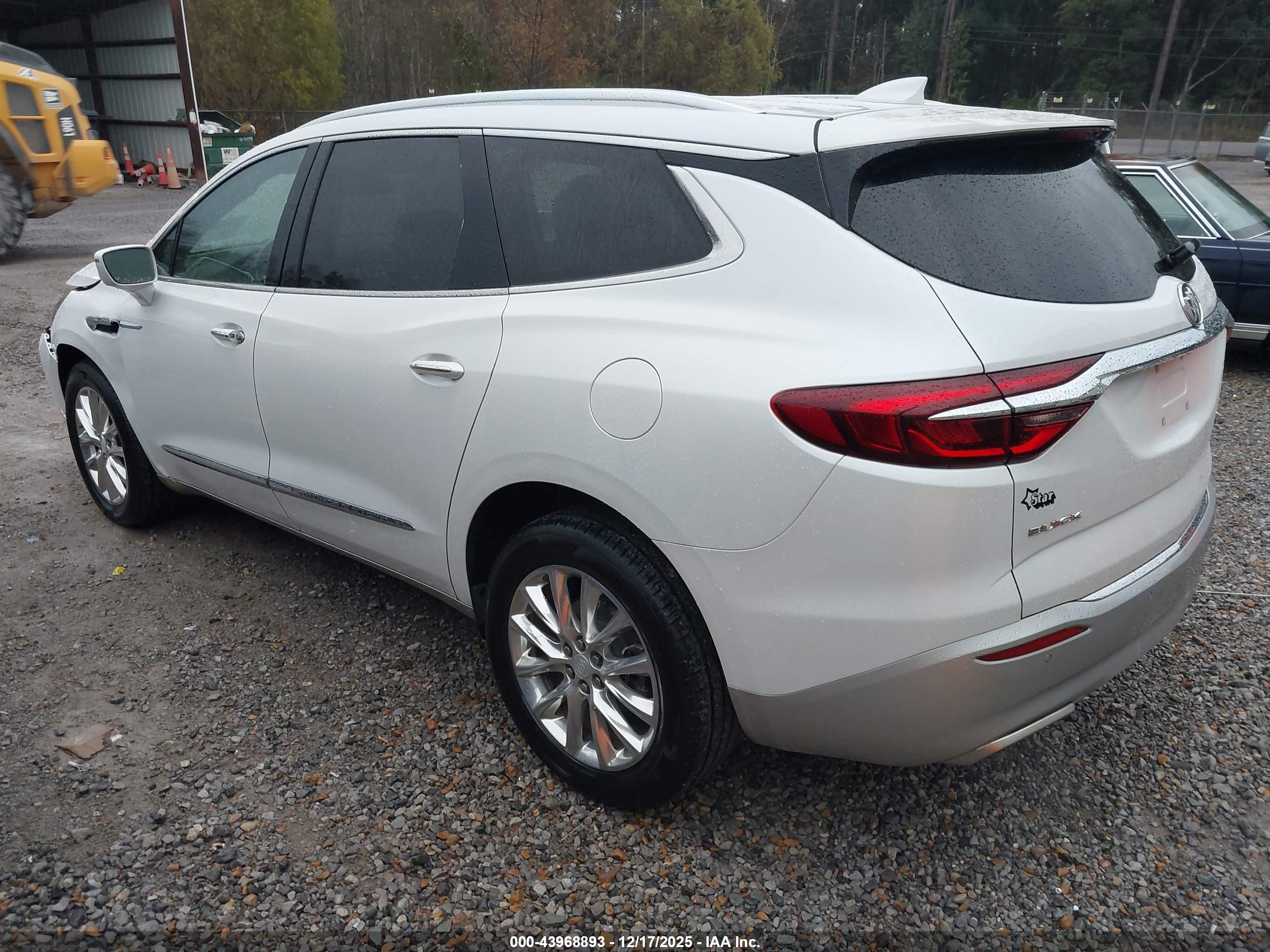 BUICK ENCLAVE image 3