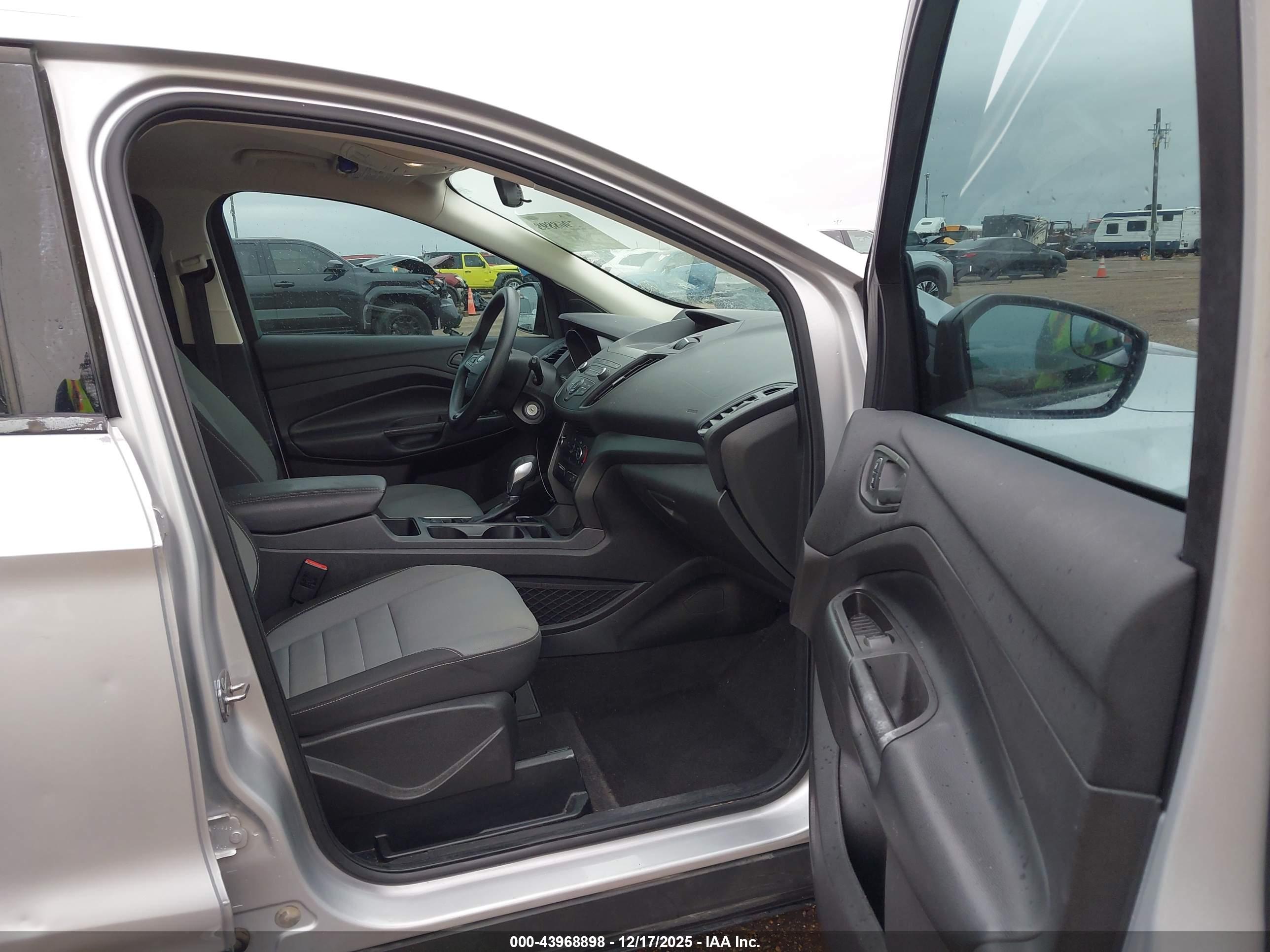 FORD ESCAPE image 5