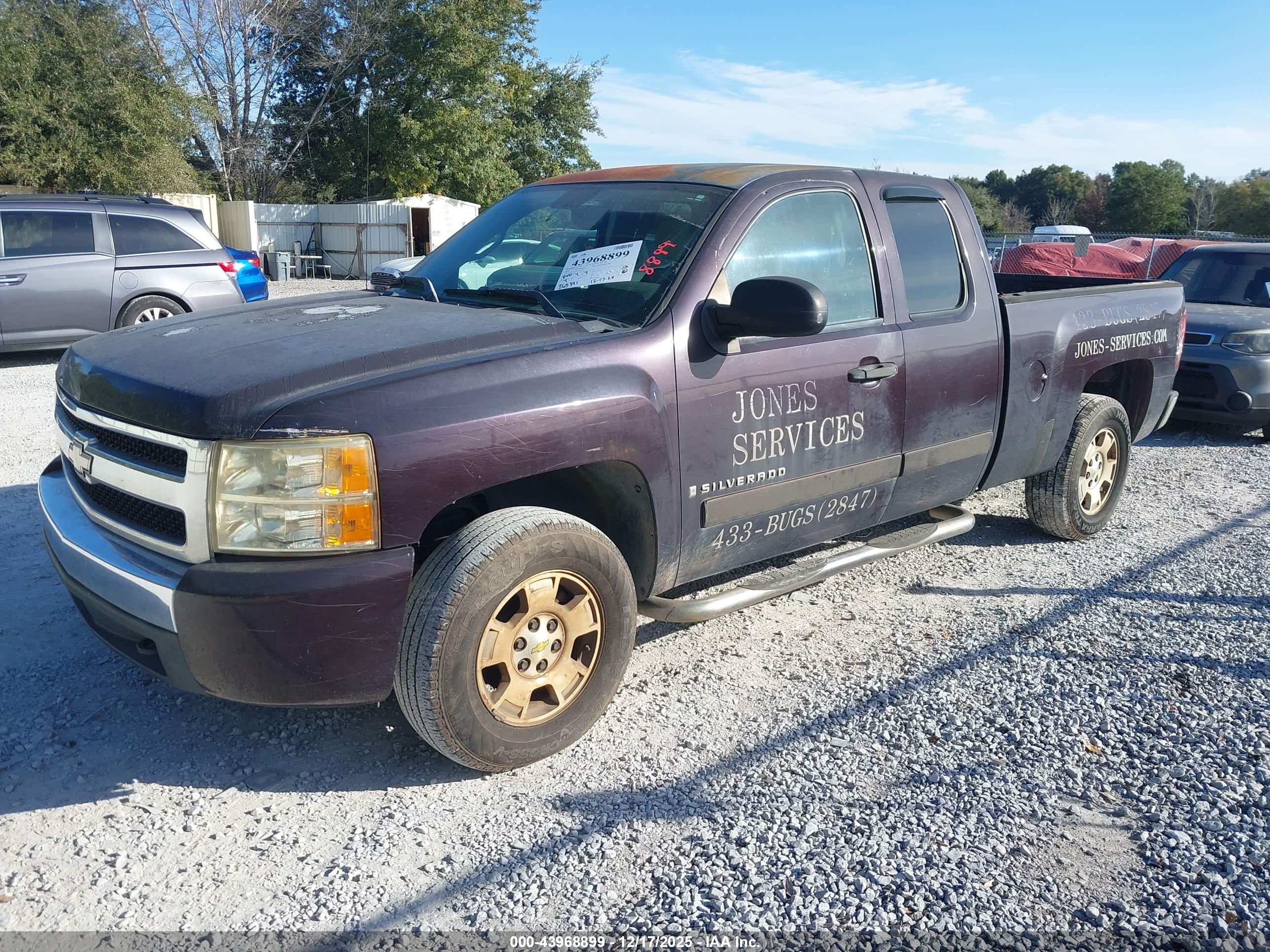 CHEVROLET SILVERADO image 2