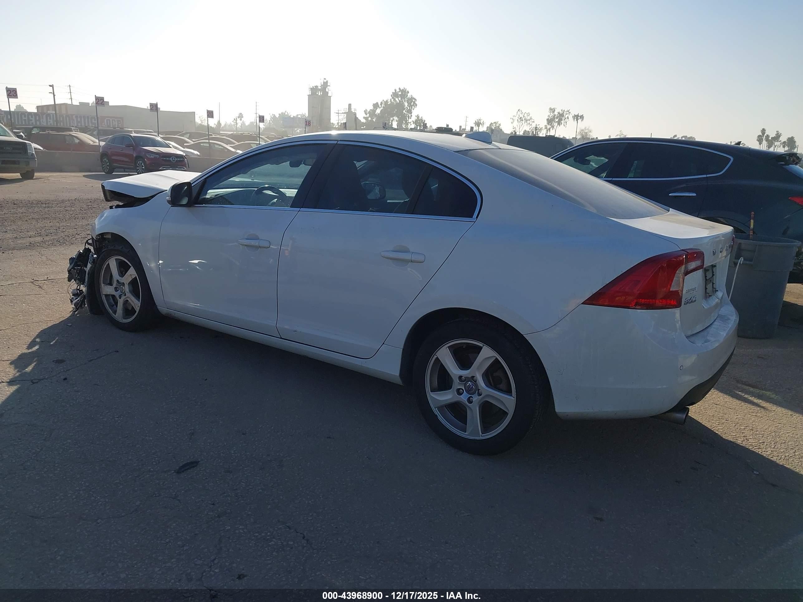 VOLVO S60 image 3
