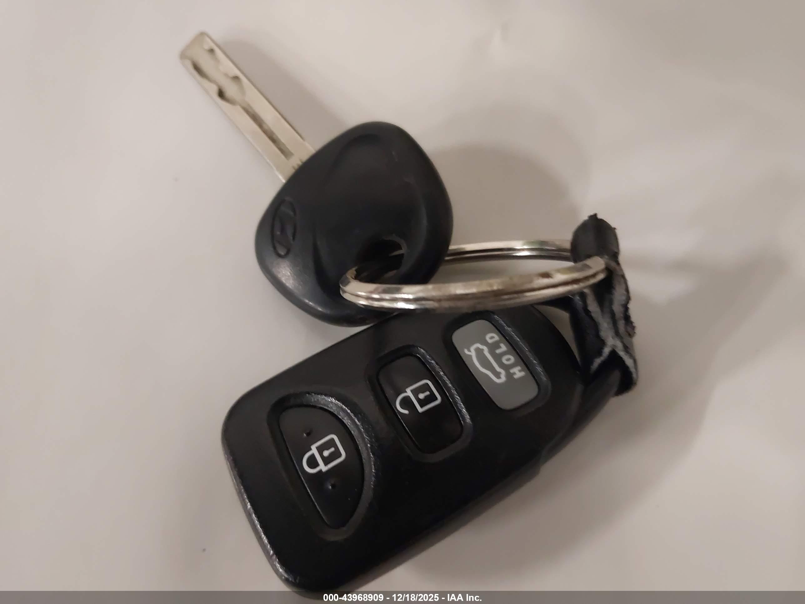 HYUNDAI SONATA image 11