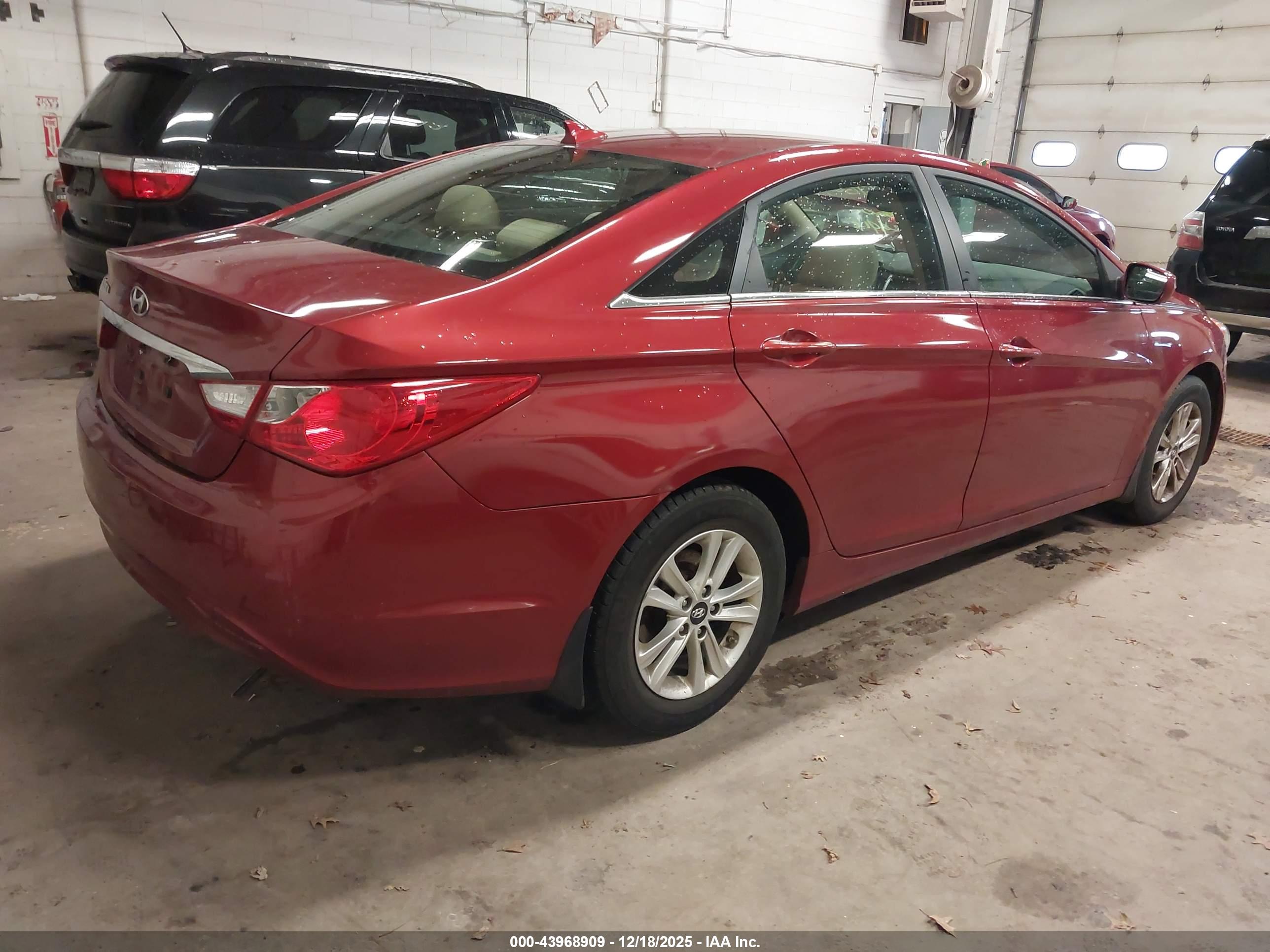HYUNDAI SONATA image 4