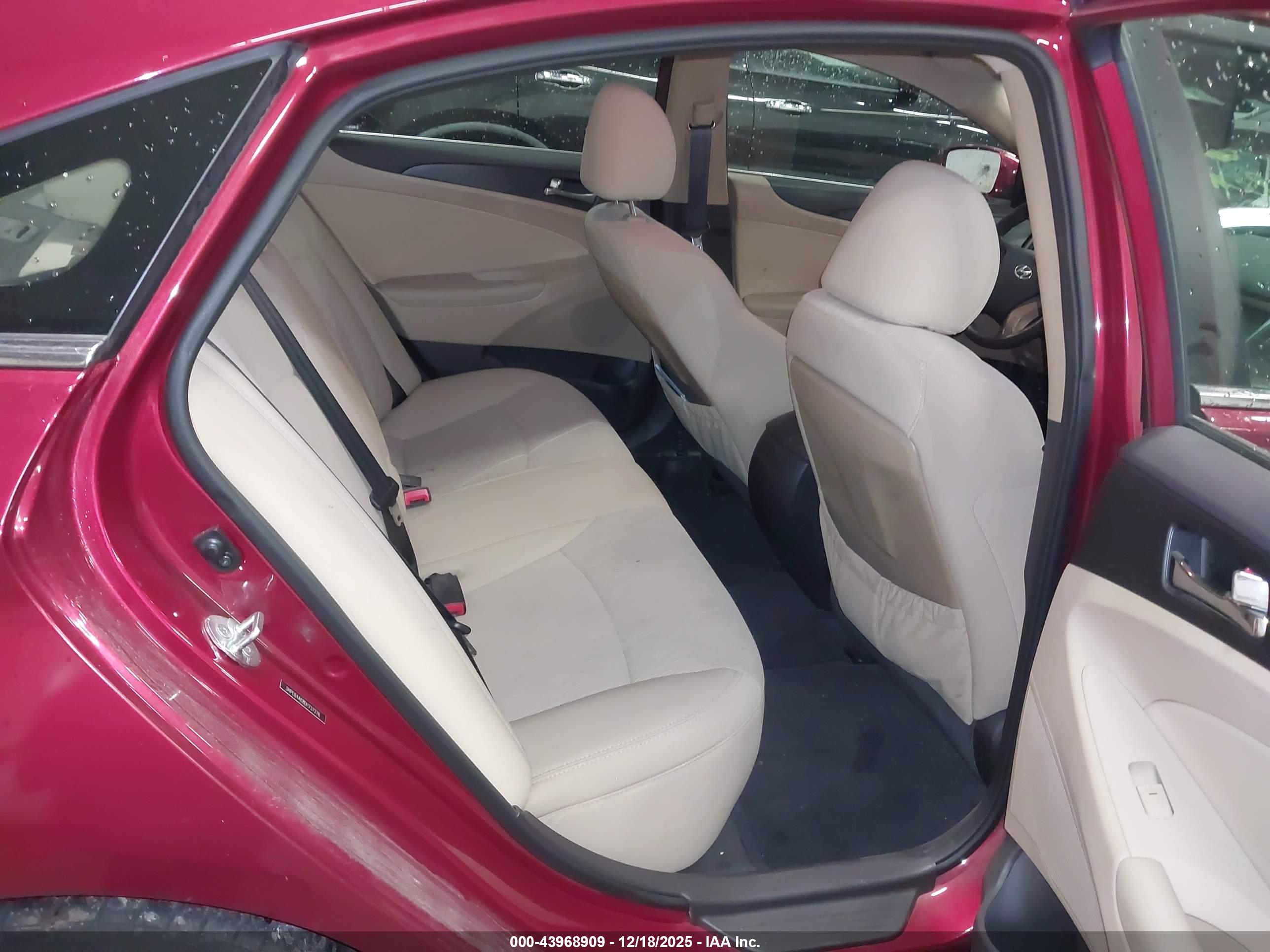 HYUNDAI SONATA image 8