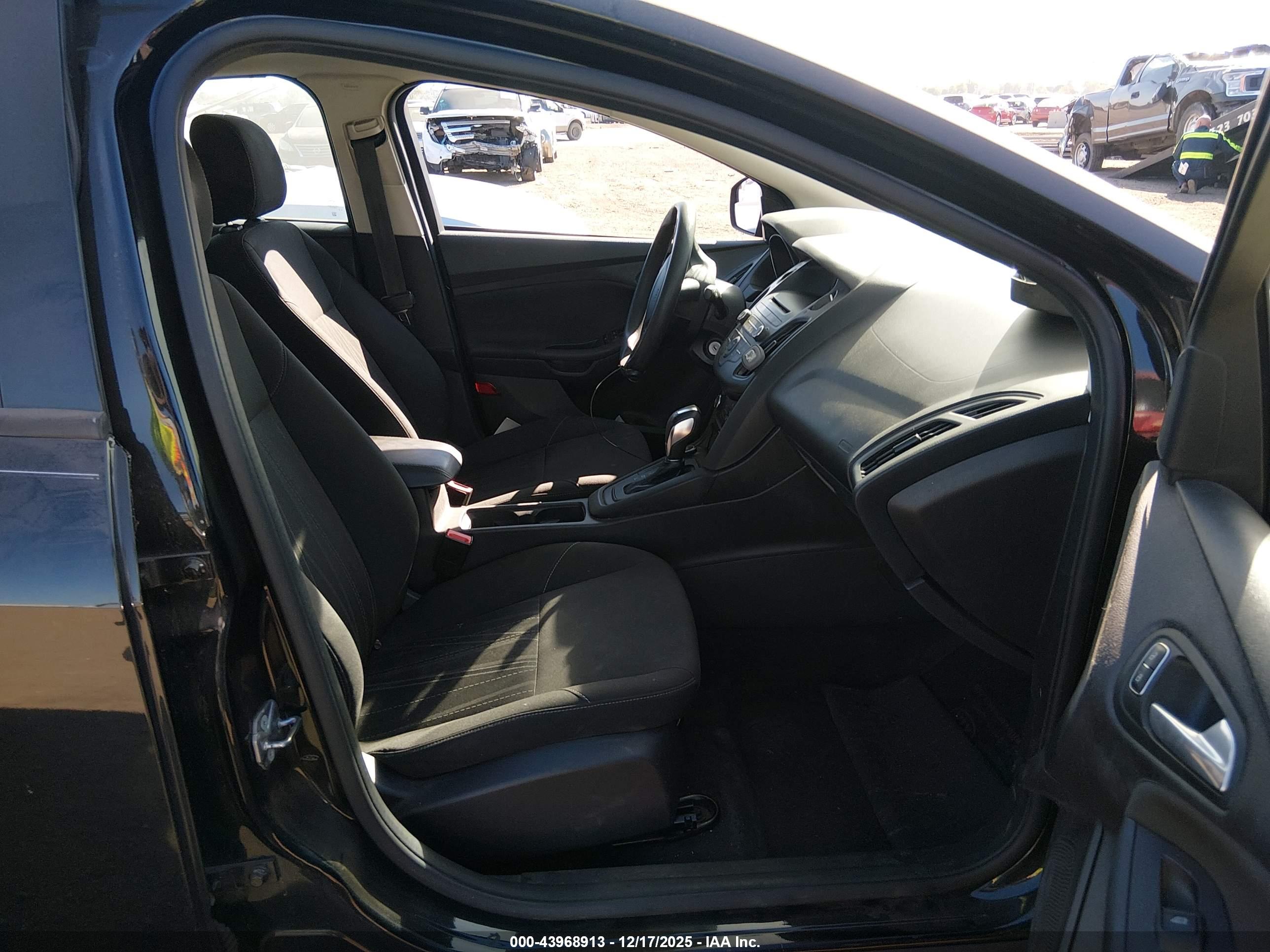 FORD FOCUS image 5