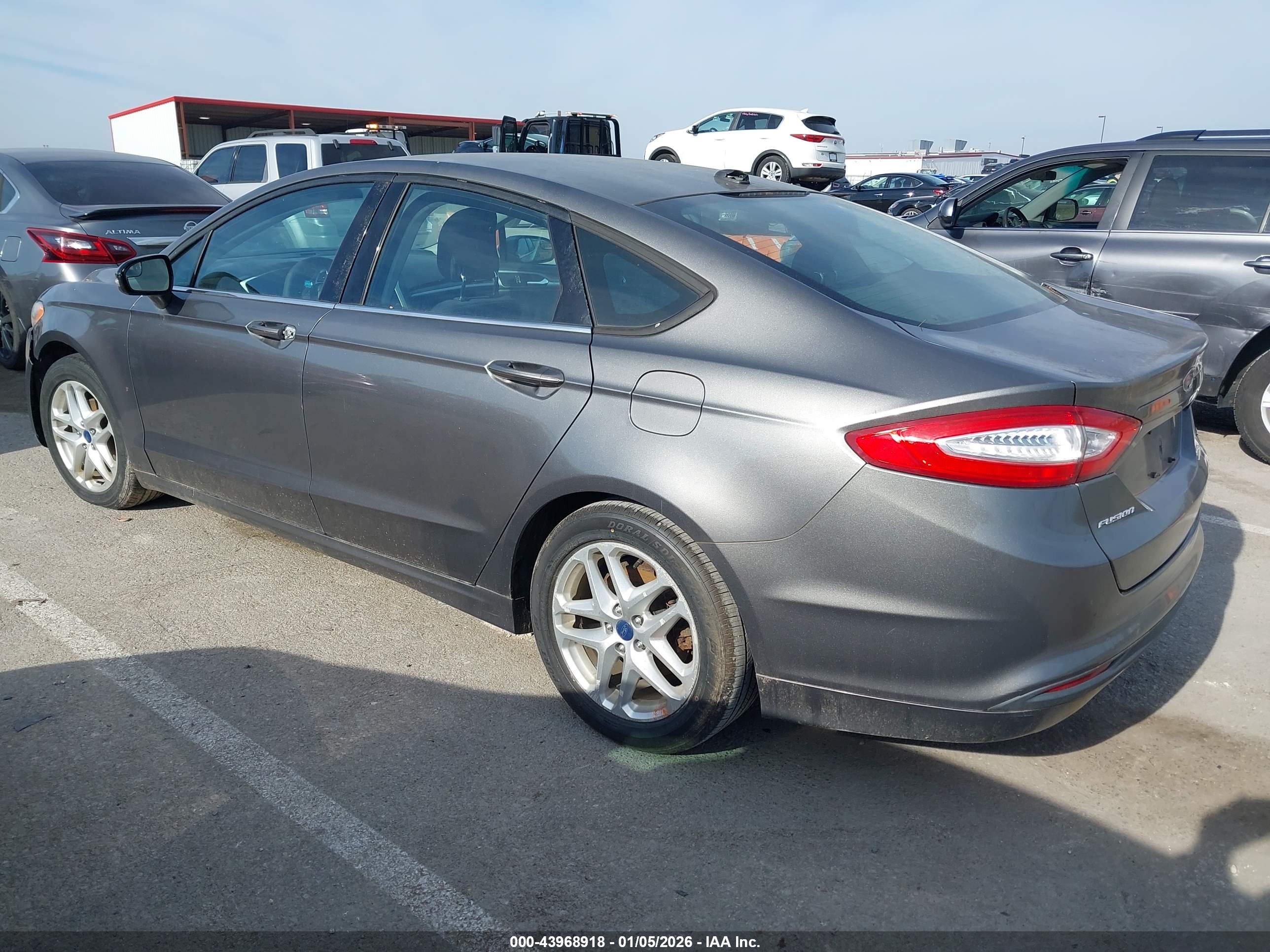 FORD FUSION image 3