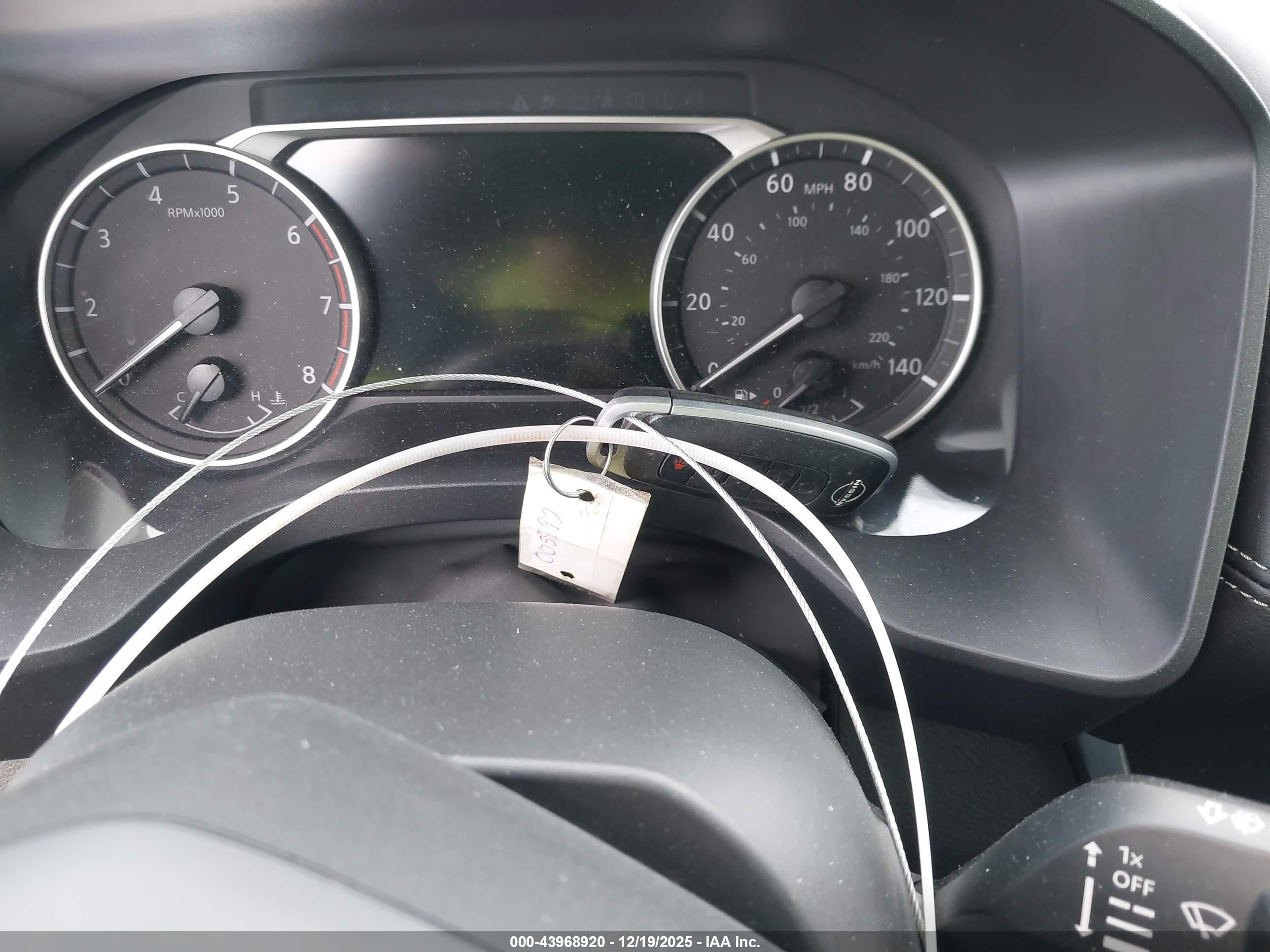 NISSAN ROGUE image 11