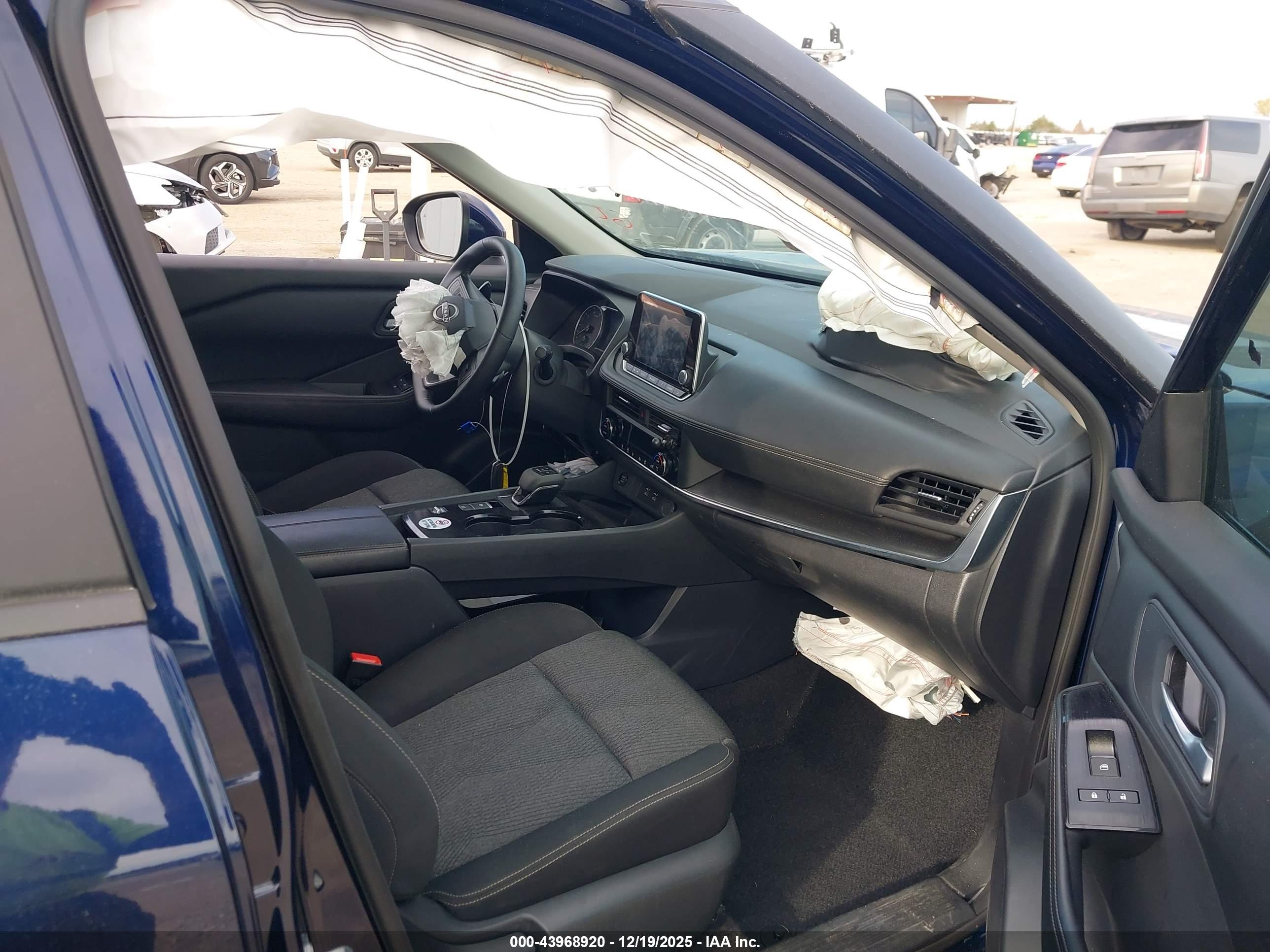 NISSAN ROGUE image 5