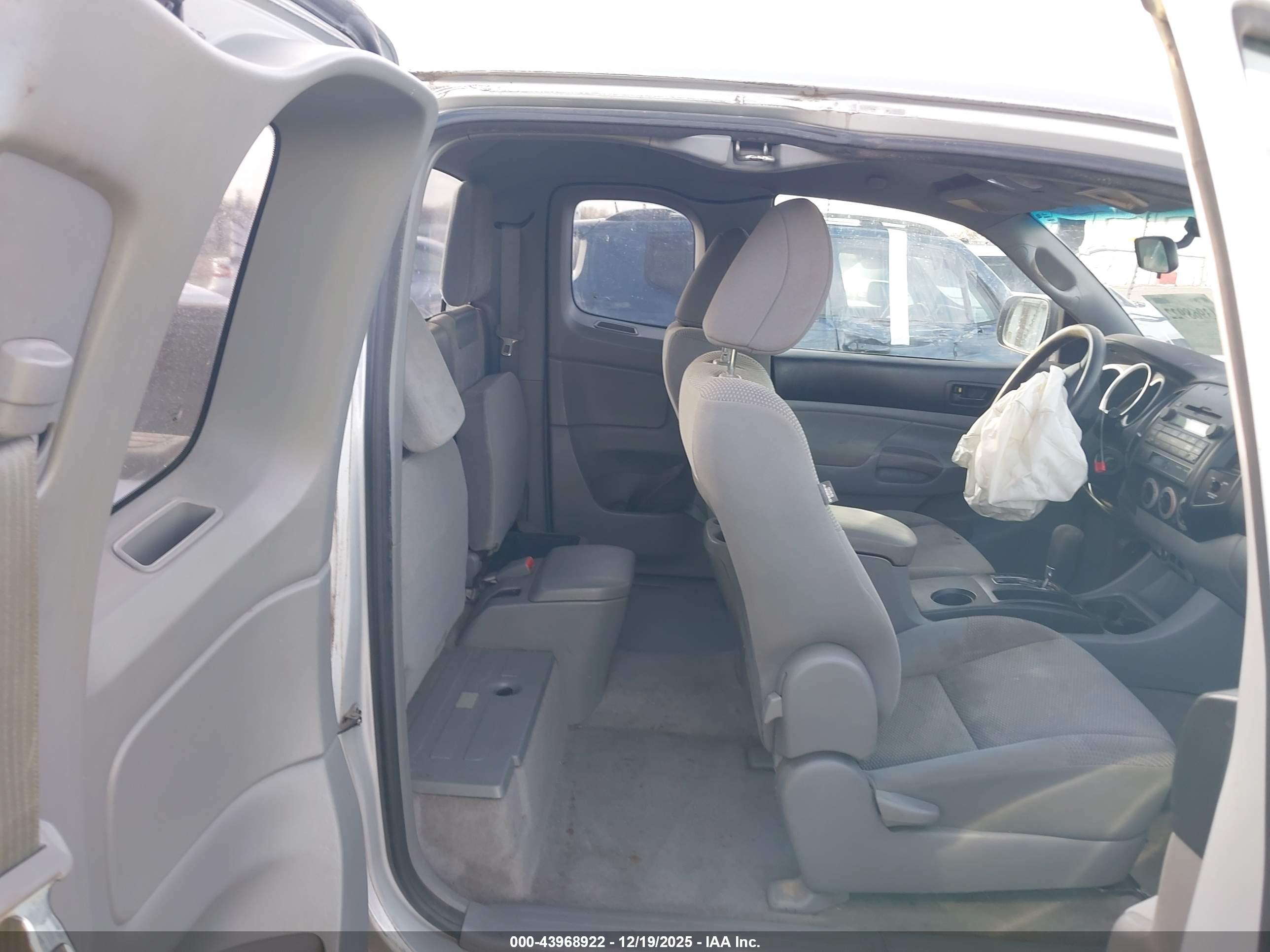 TOYOTA TACOMA image 8