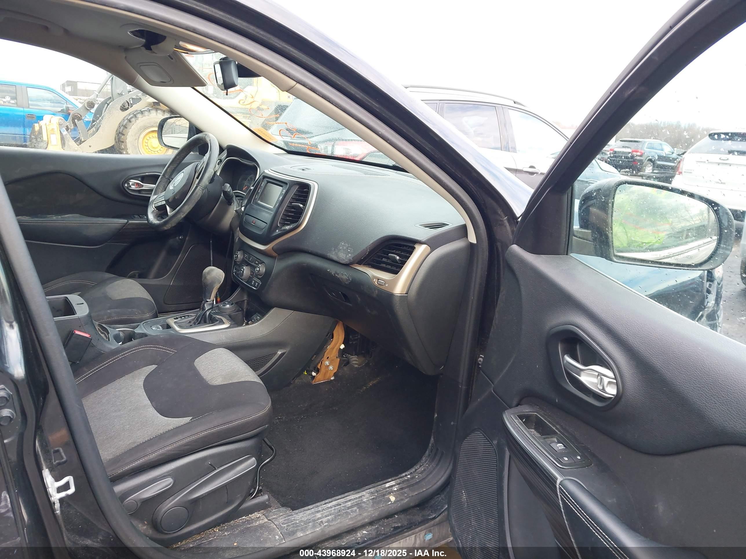 JEEP CHEROKEE image 5