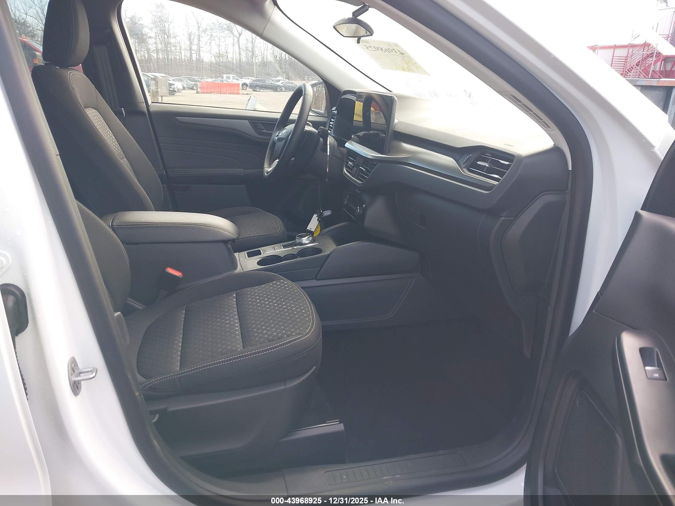 FORD ESCAPE image 5