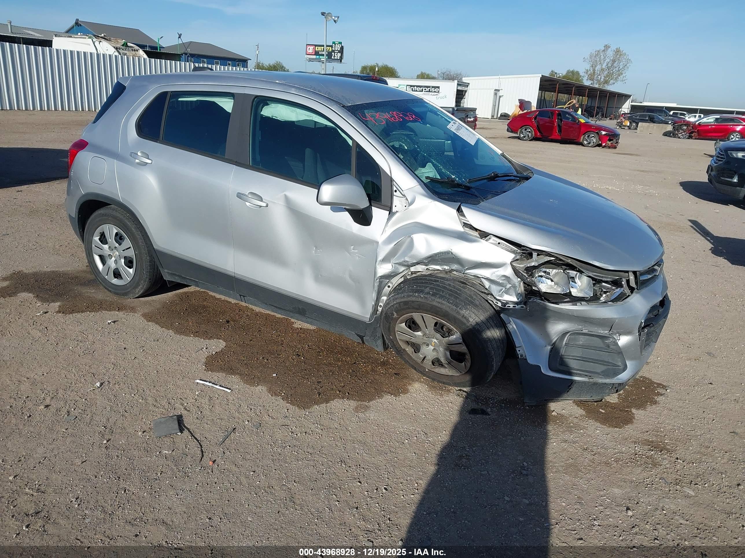 CHEVROLET TRAX image 6