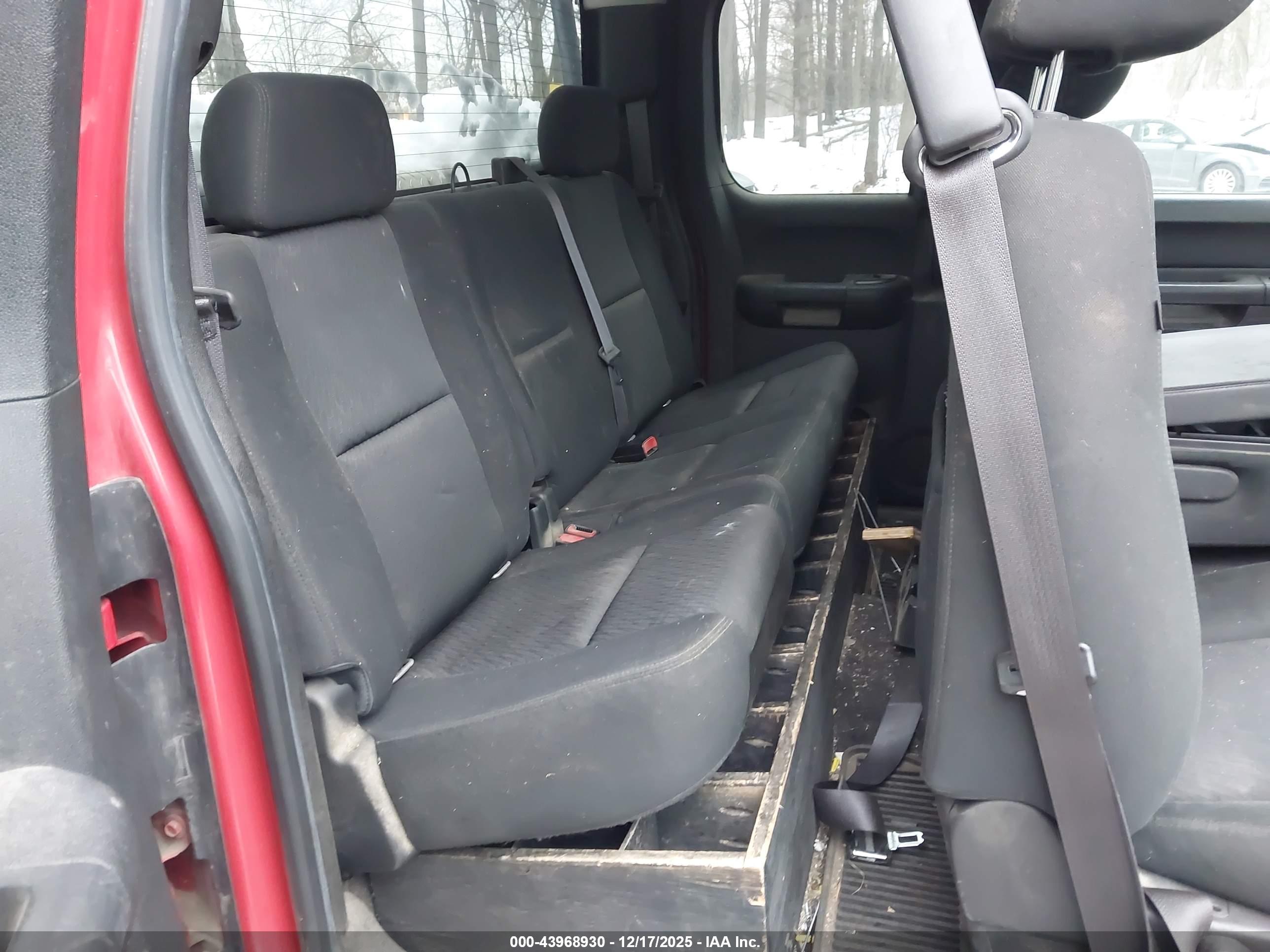 CHEVROLET SILVERADO image 8