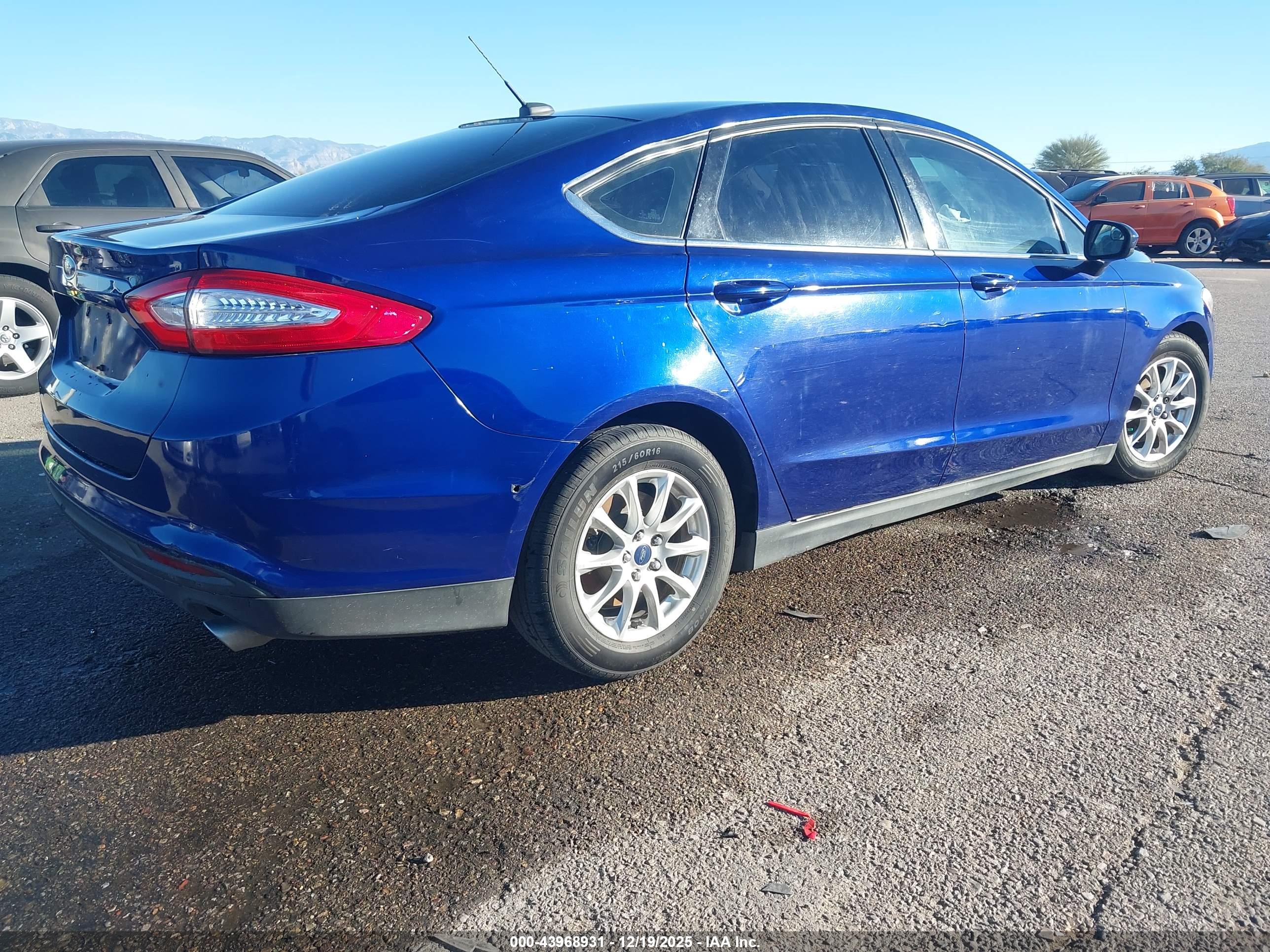 FORD FUSION image 4