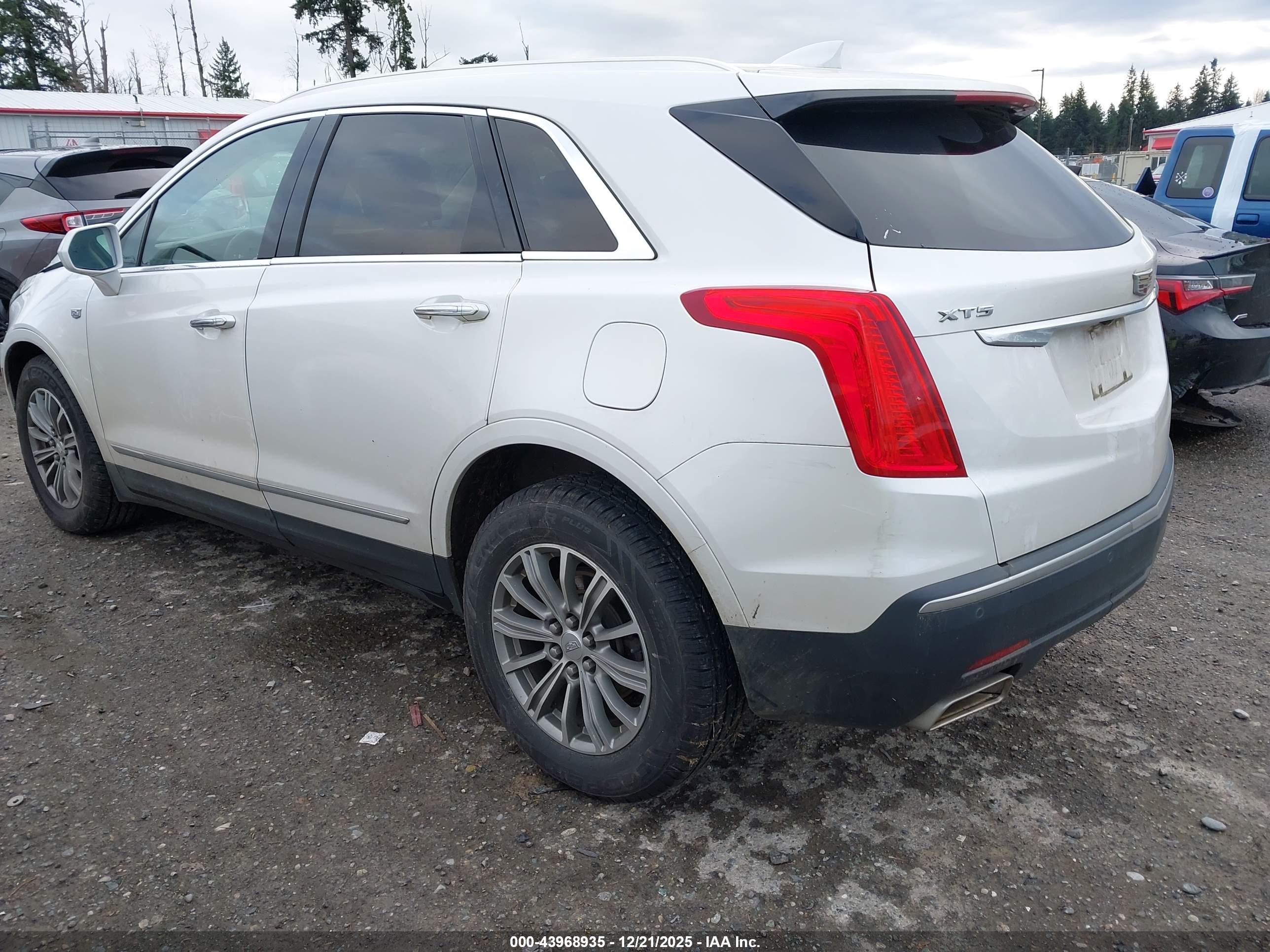 CADILLAC XT5 image 3