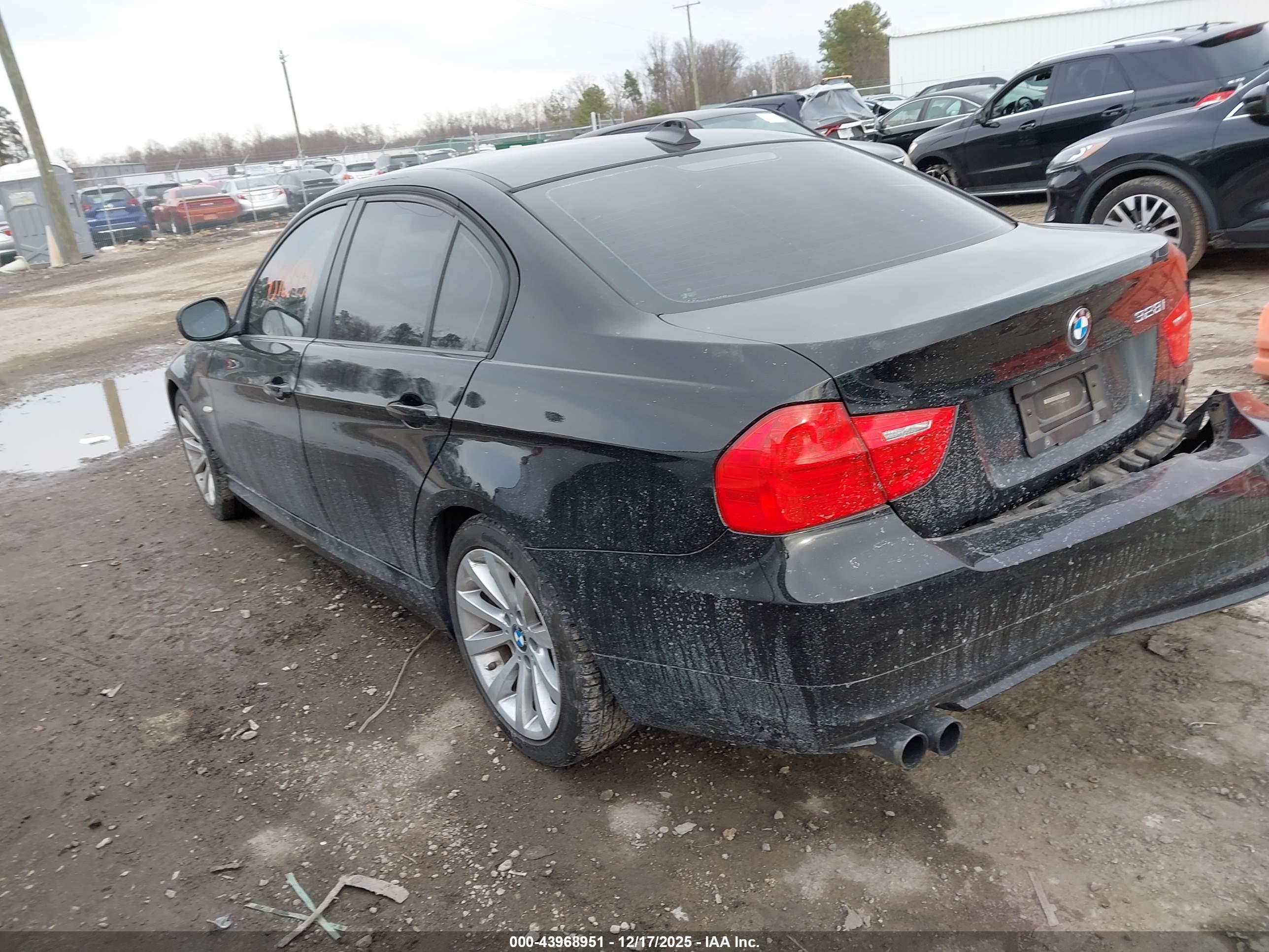 BMW 328I image 3