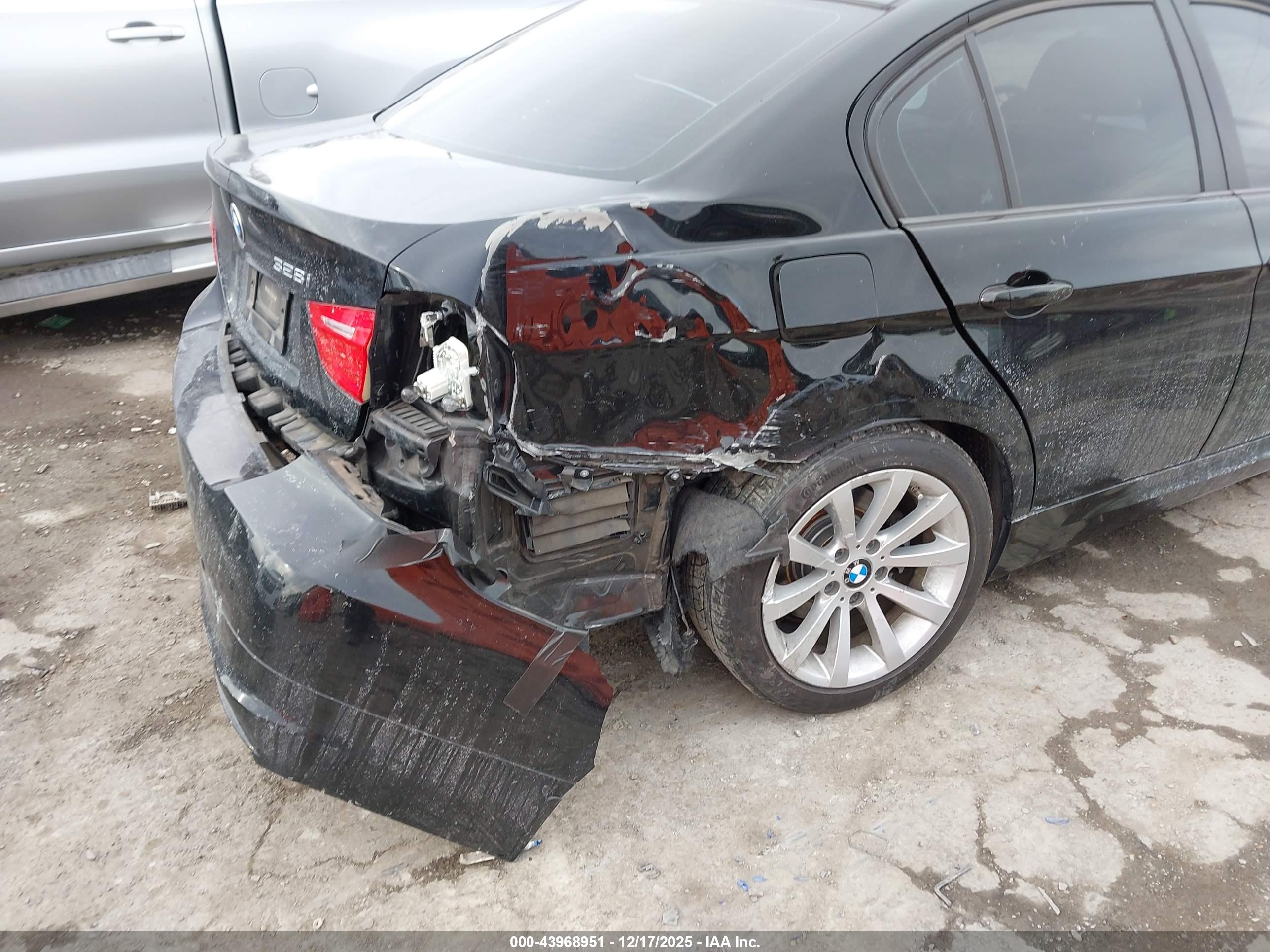 BMW 328I image 6