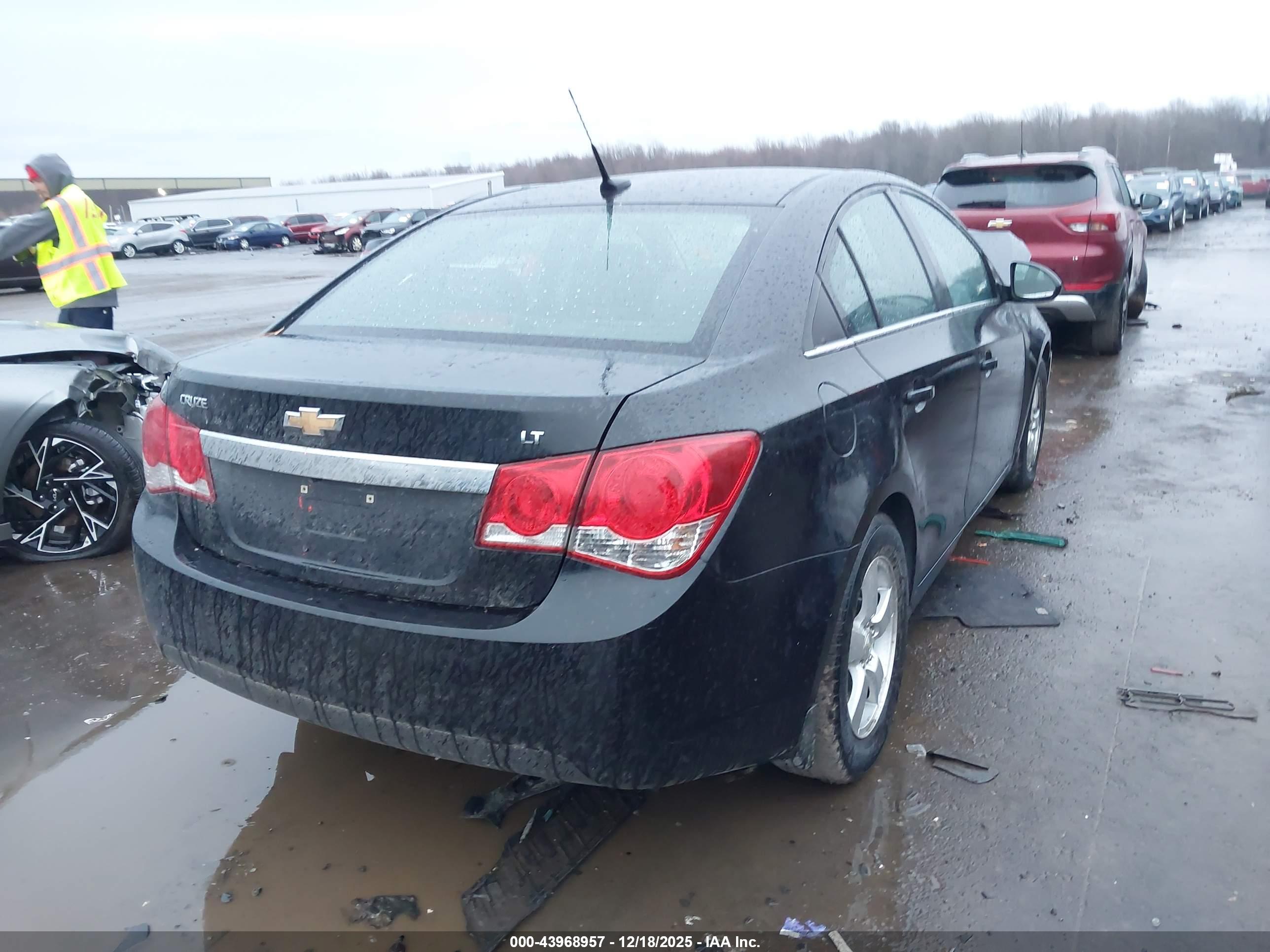 CHEVROLET CRUZE image 4