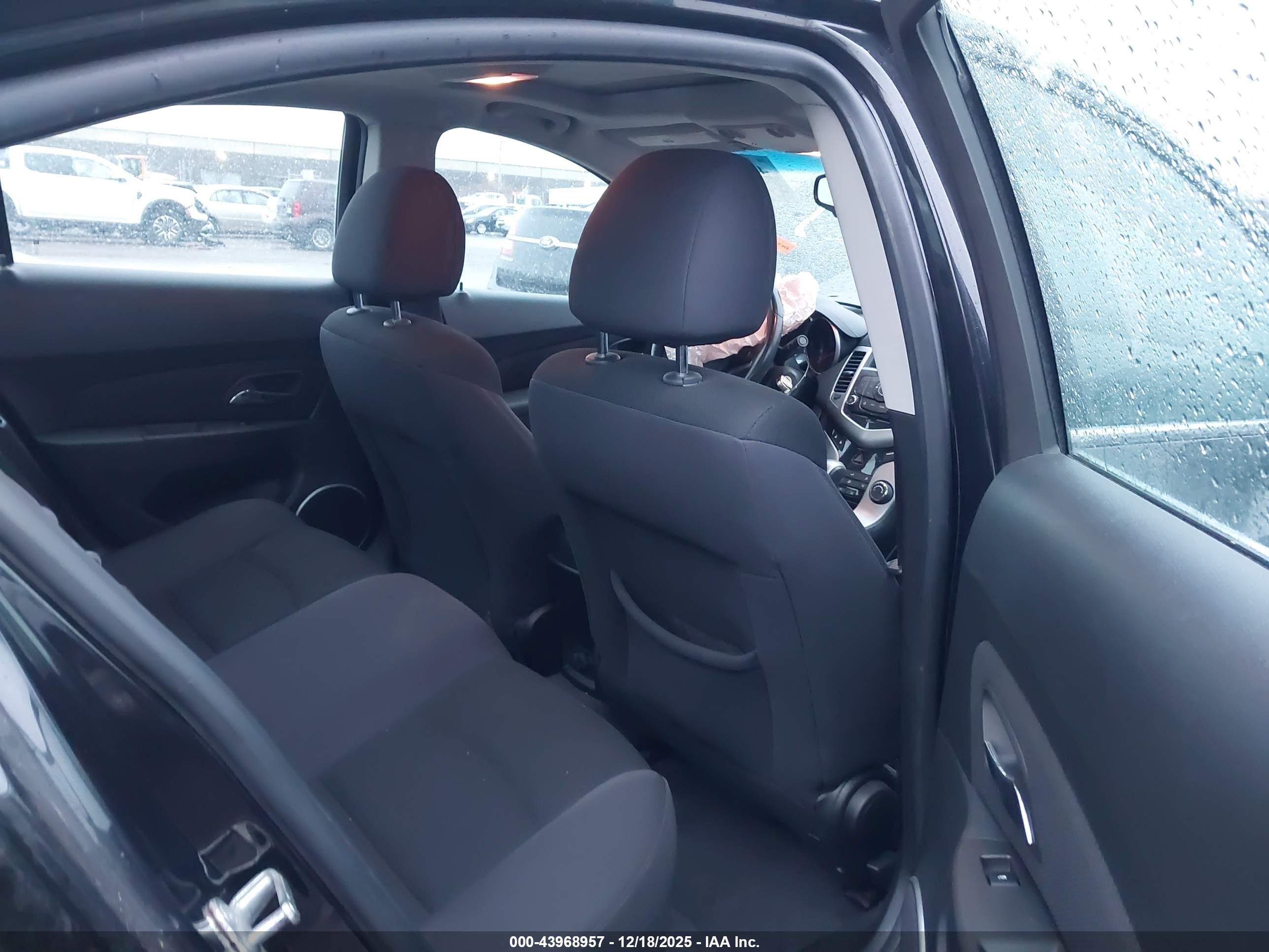 CHEVROLET CRUZE image 8