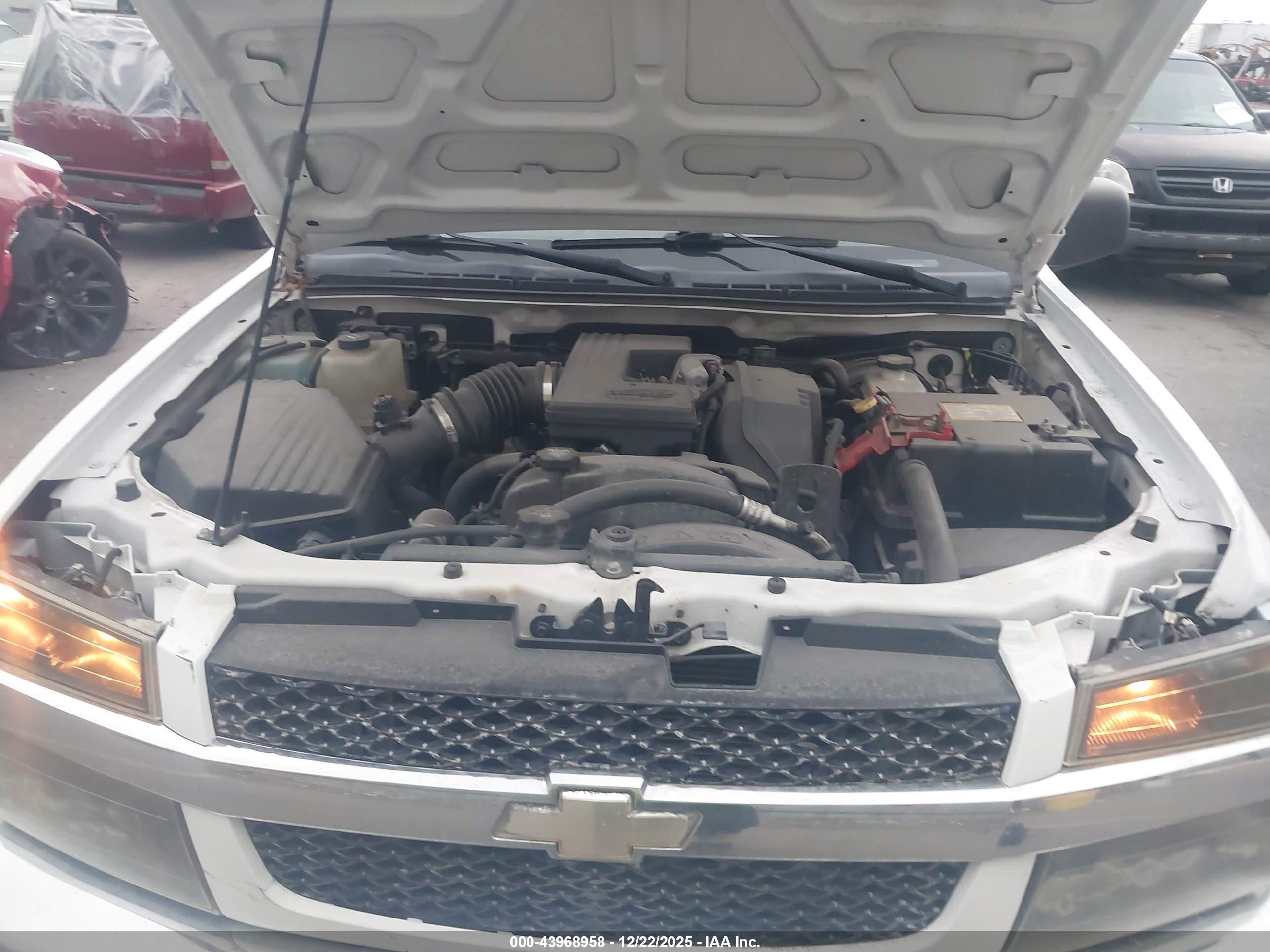 CHEVROLET COLORADO image 10