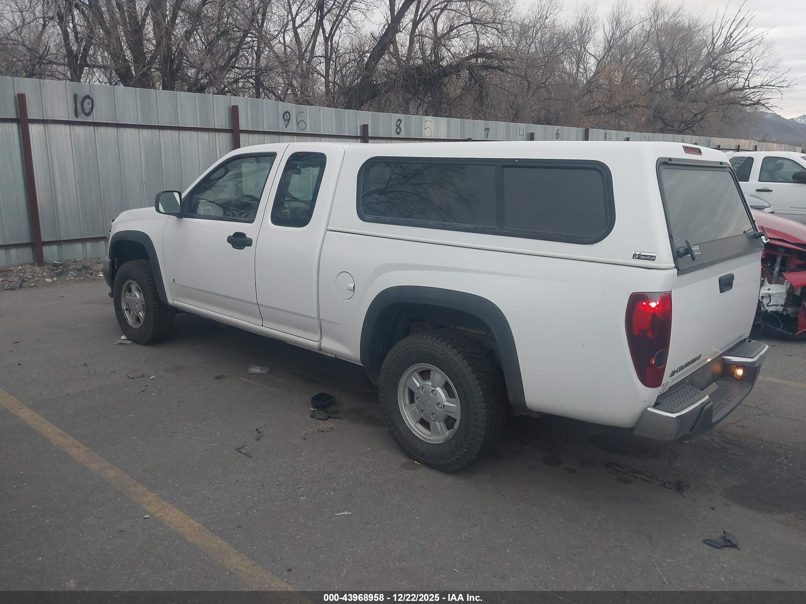 CHEVROLET COLORADO image 3