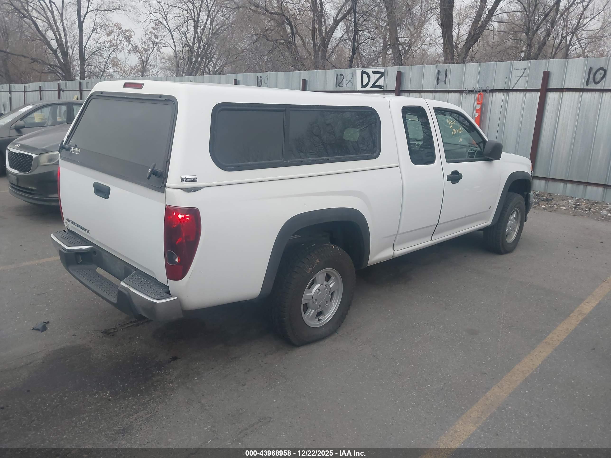 CHEVROLET COLORADO image 4