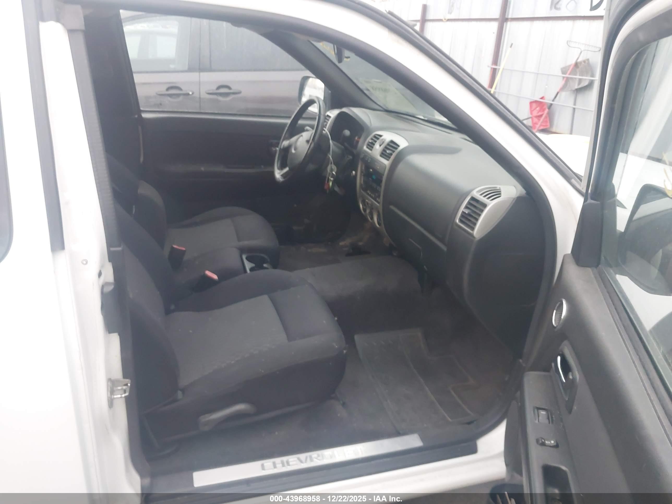 CHEVROLET COLORADO image 5
