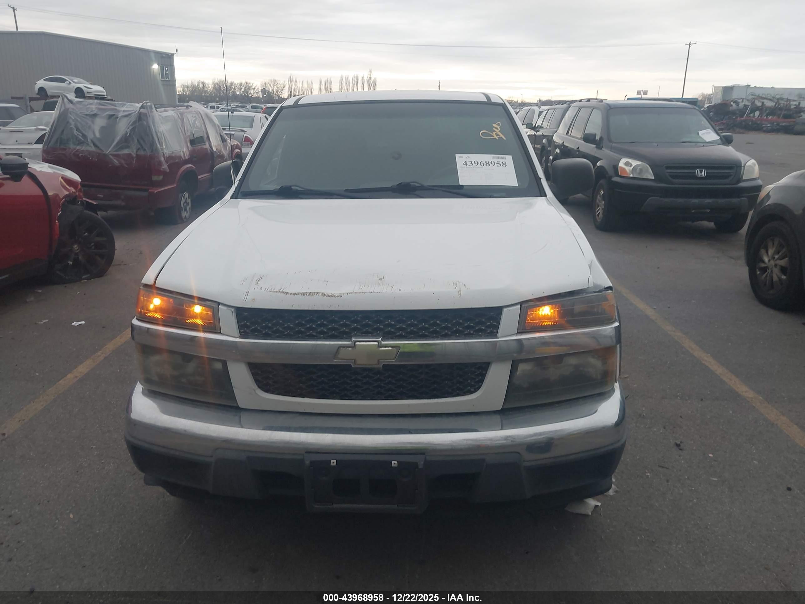 CHEVROLET COLORADO image 6