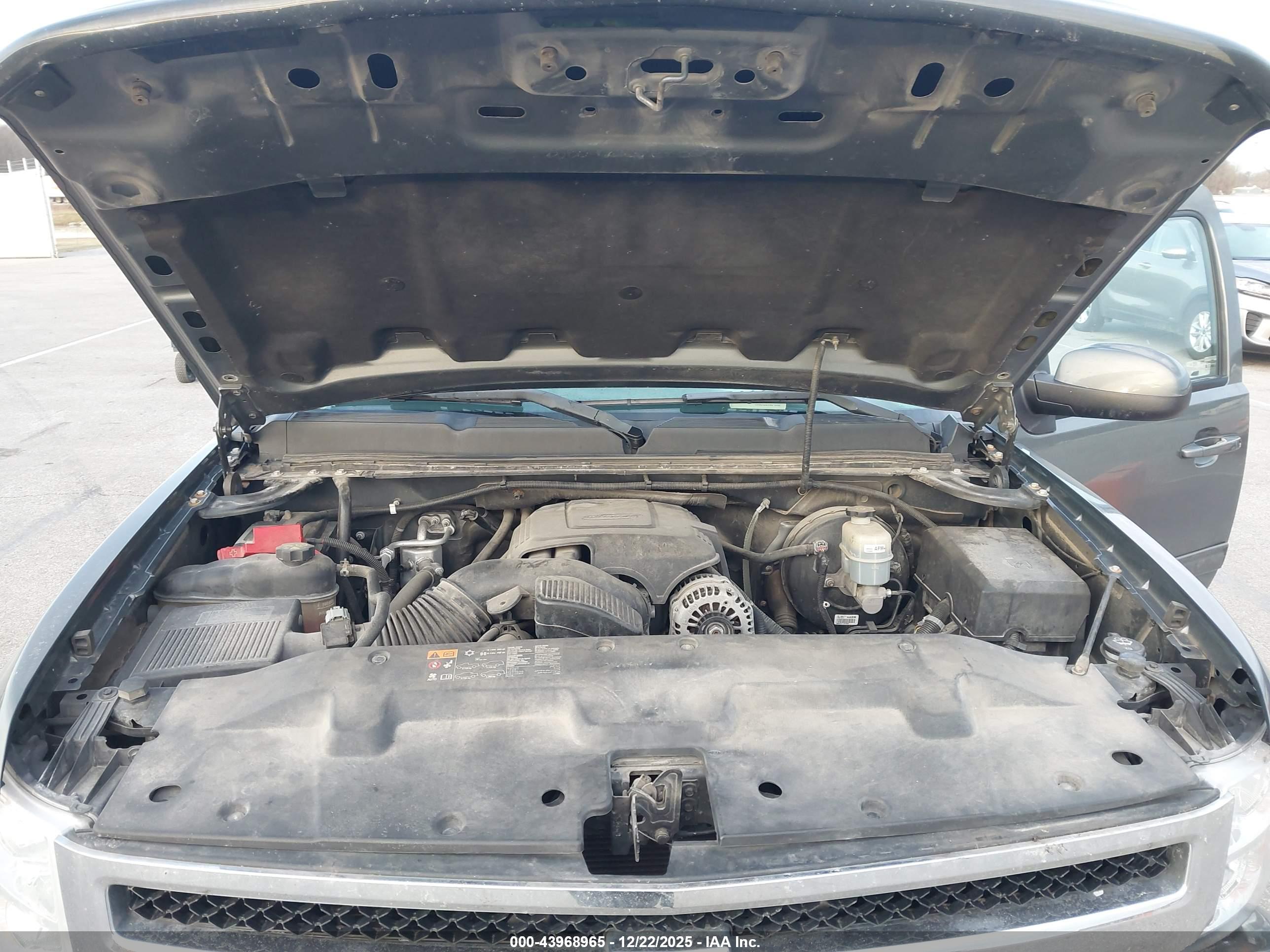 CHEVROLET SILVERADO image 10