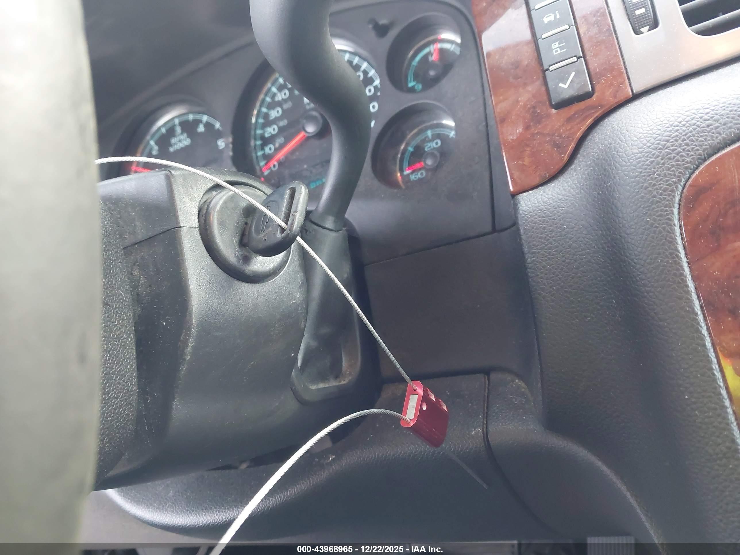 CHEVROLET SILVERADO image 11