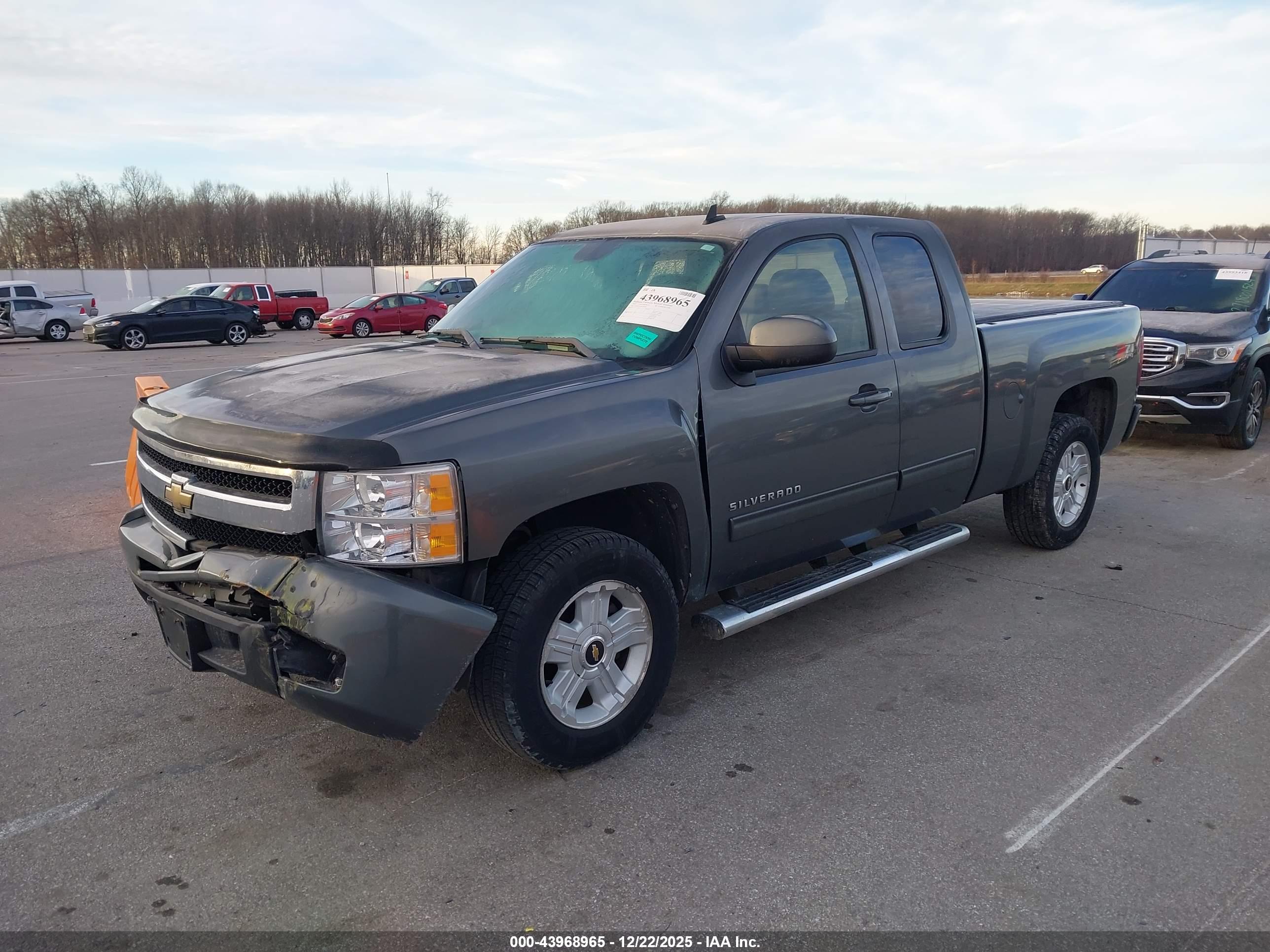 CHEVROLET SILVERADO image 2
