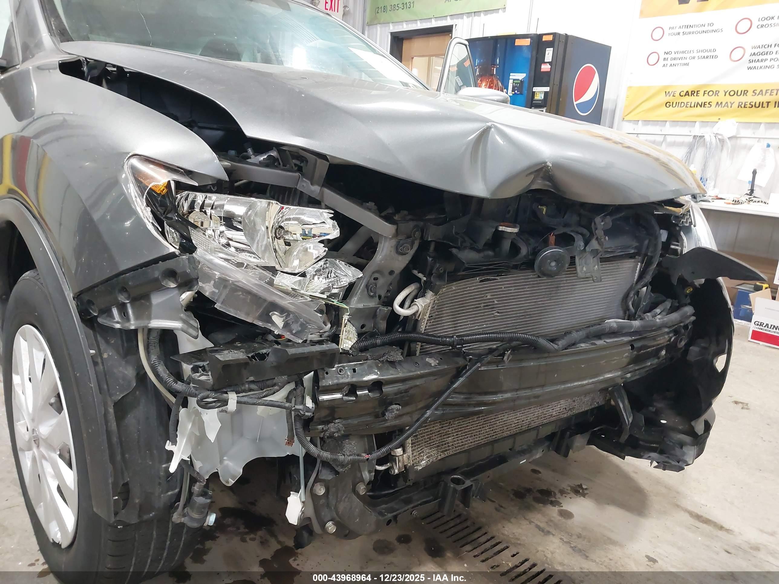 NISSAN ROGUE image 6