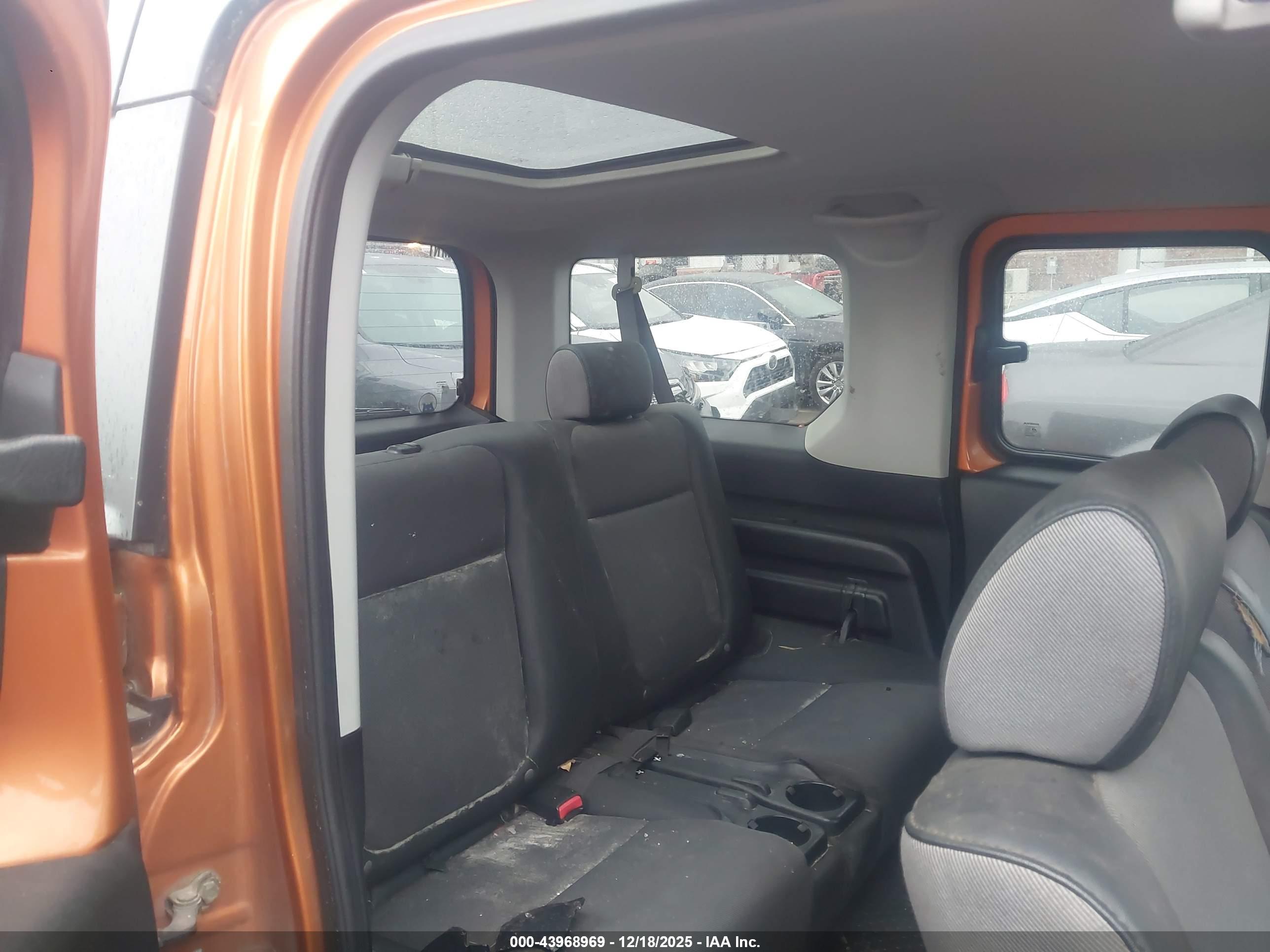 HONDA ELEMENT image 8