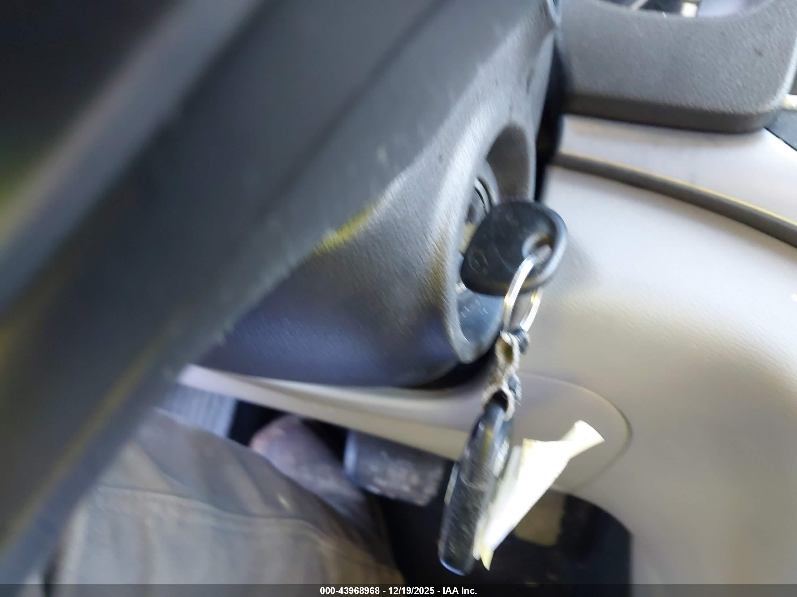 HYUNDAI ELANTRA image 11
