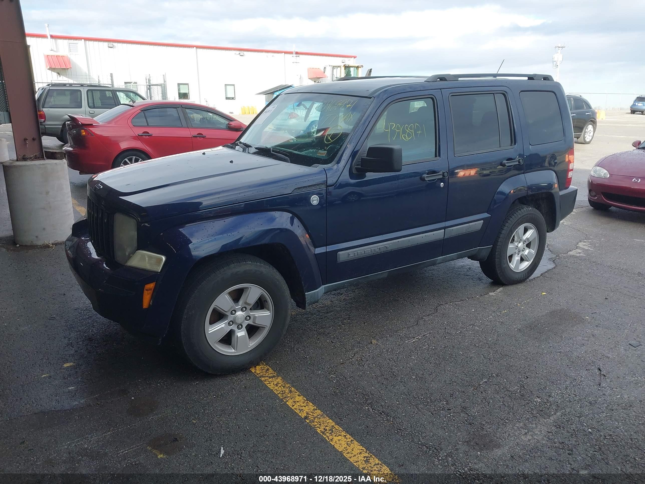 JEEP LIBERTY image 2