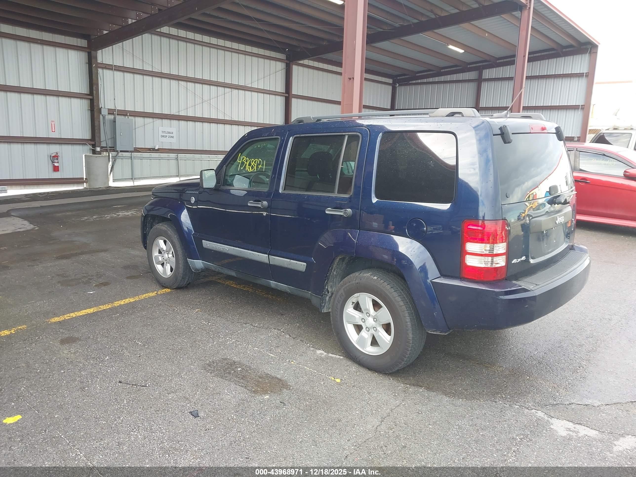 JEEP LIBERTY image 3